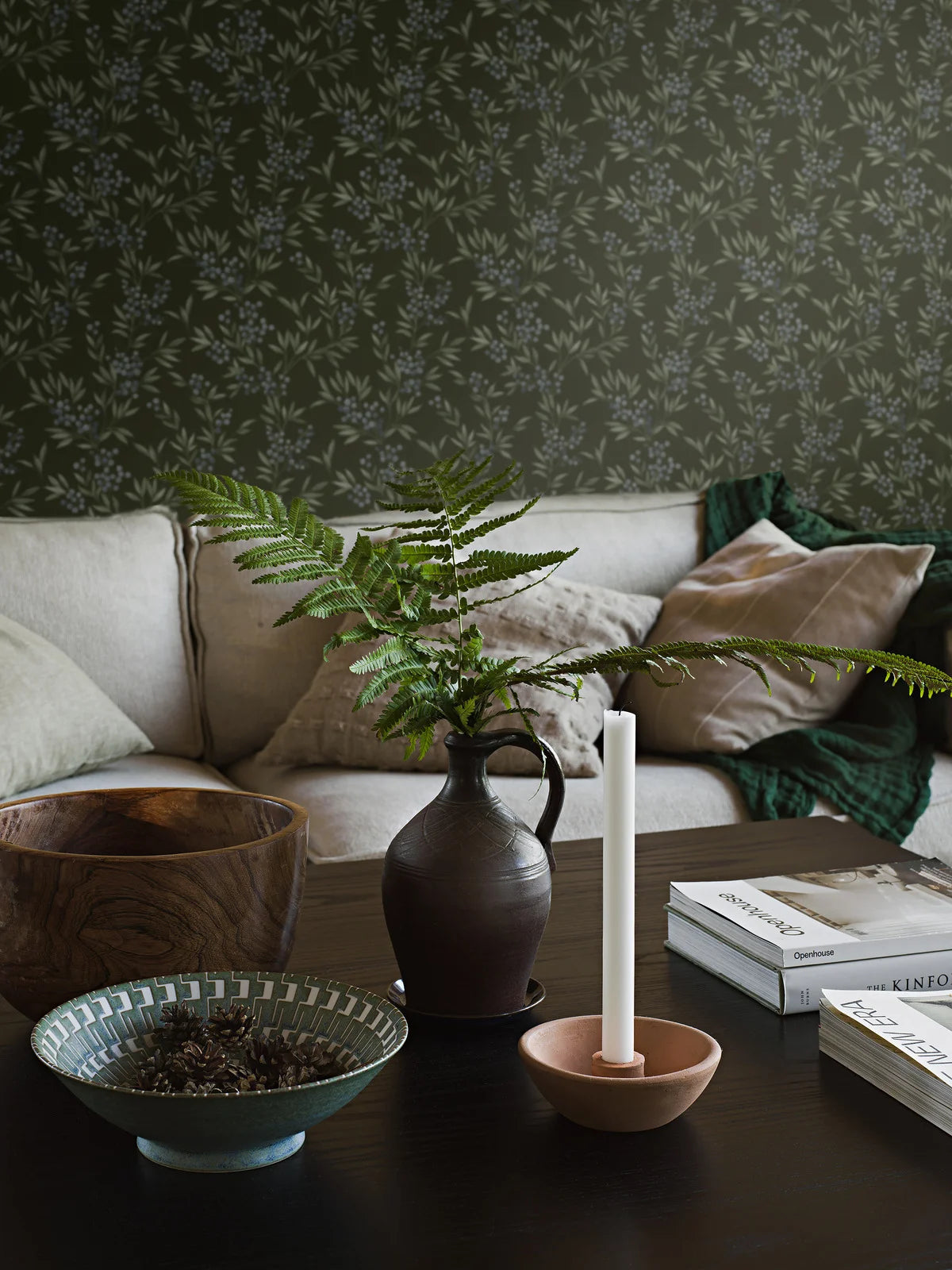 Tapeta s rostlinným motivem FOREST BERRIES zelená s modrou