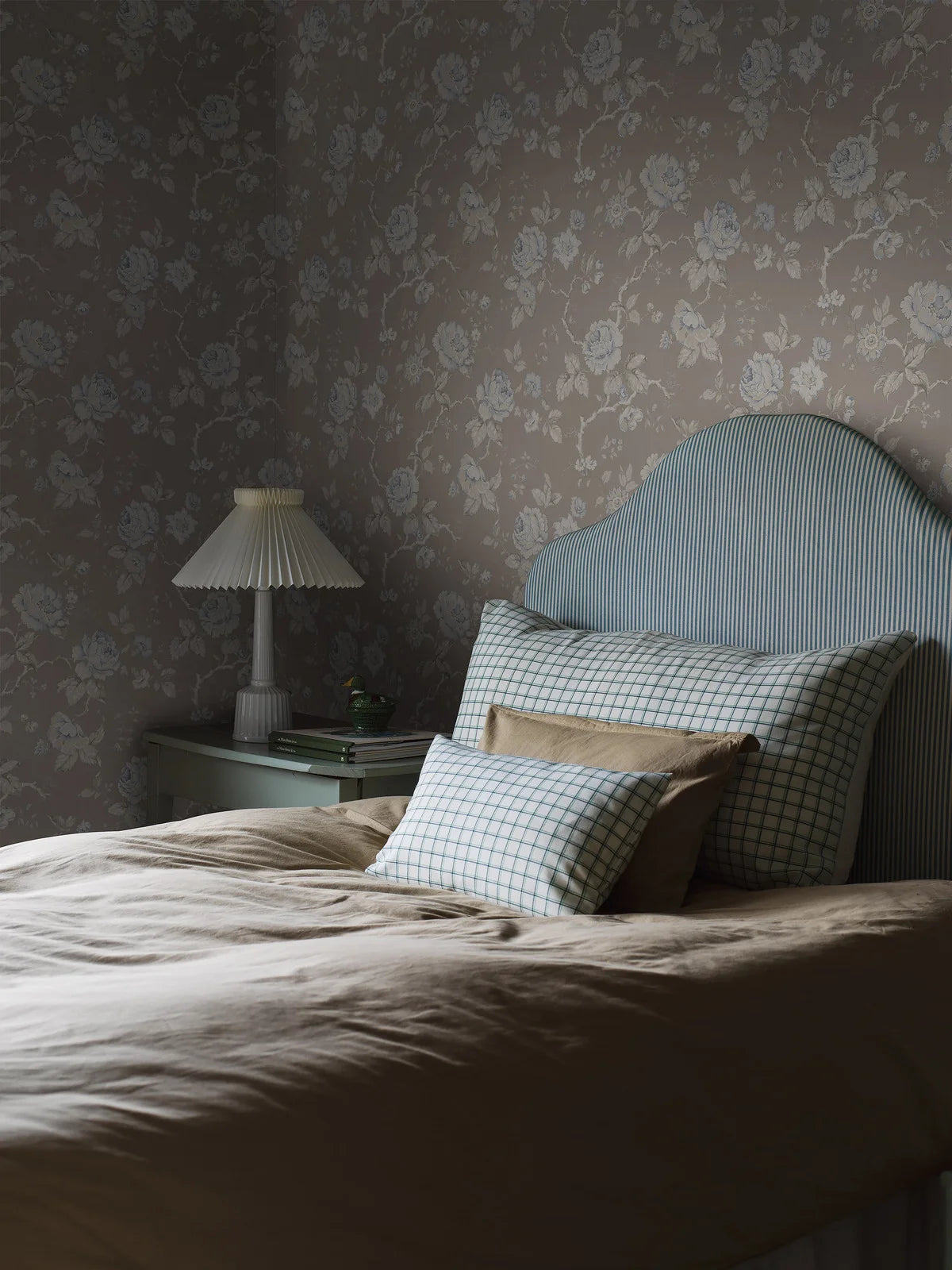 Tapeta s rostlinným motivem ROSENTRAD světle hnědá