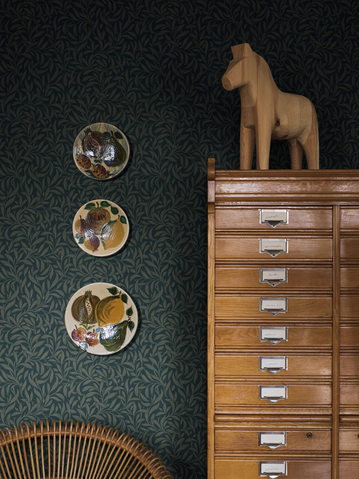 Tapeta s rostlinným motivem VINTERGRONA modrá se zelenou