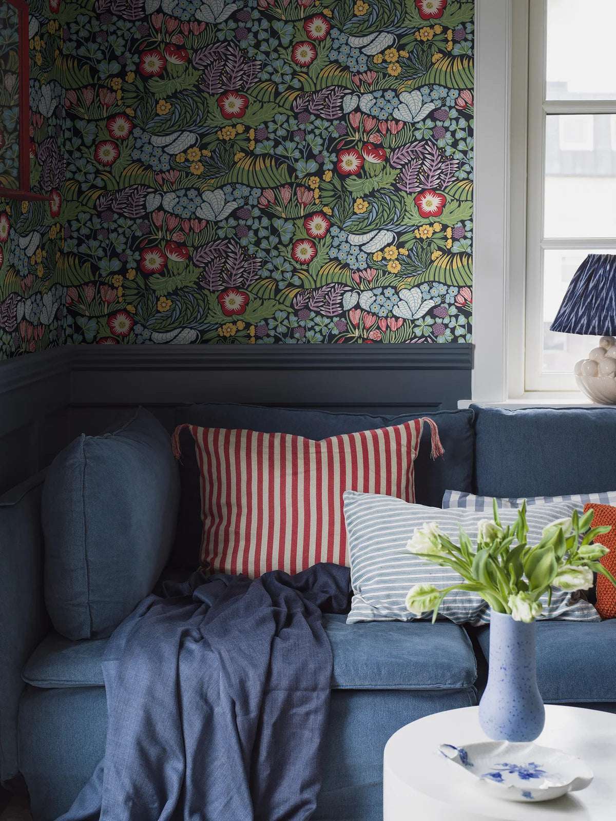 Tapeta s rostlinným motivem květin RABATT vícebarevná