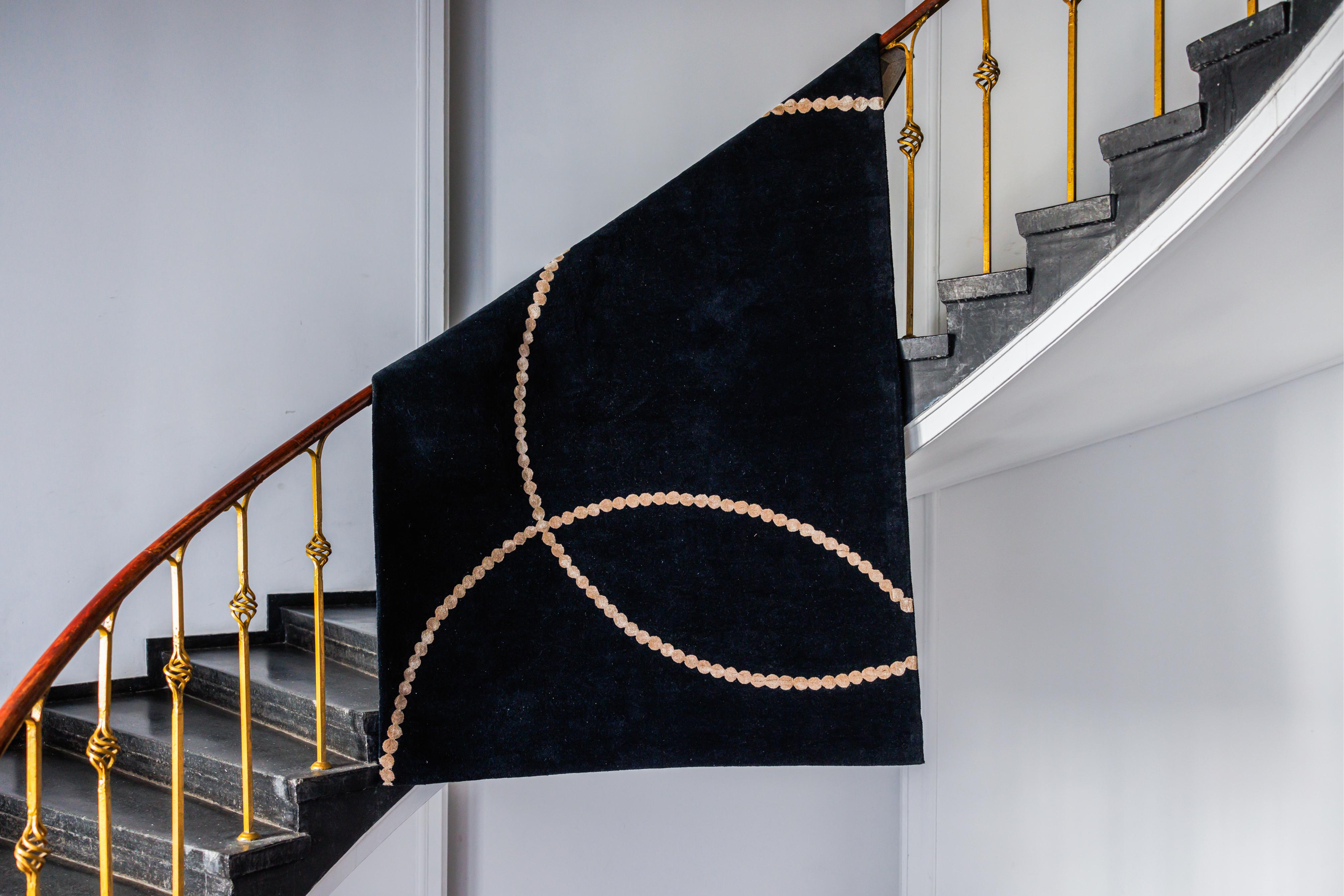 Dywan LUNA czarny z beżowym wzorem