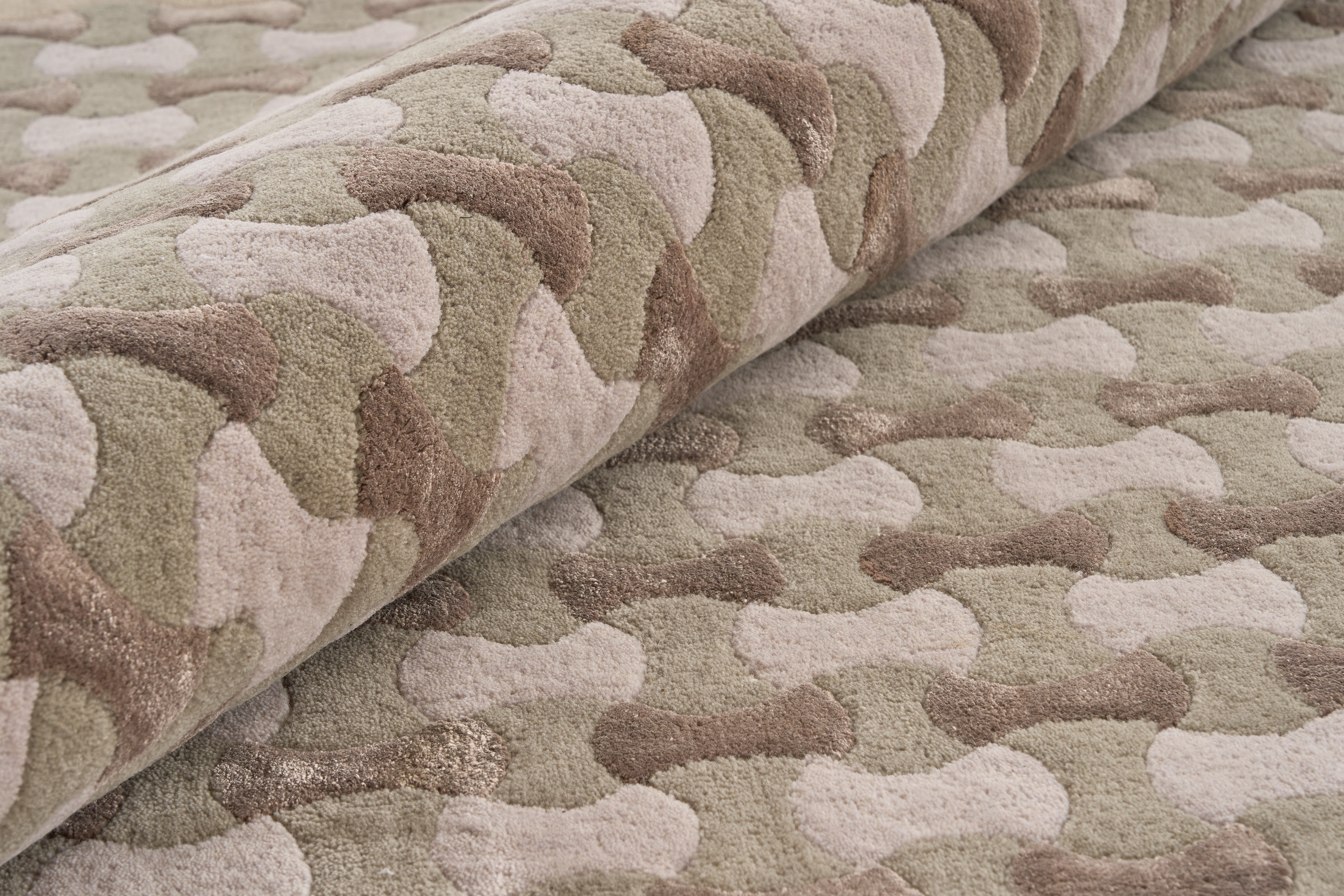 SCALLOP olive rug with gray and beige