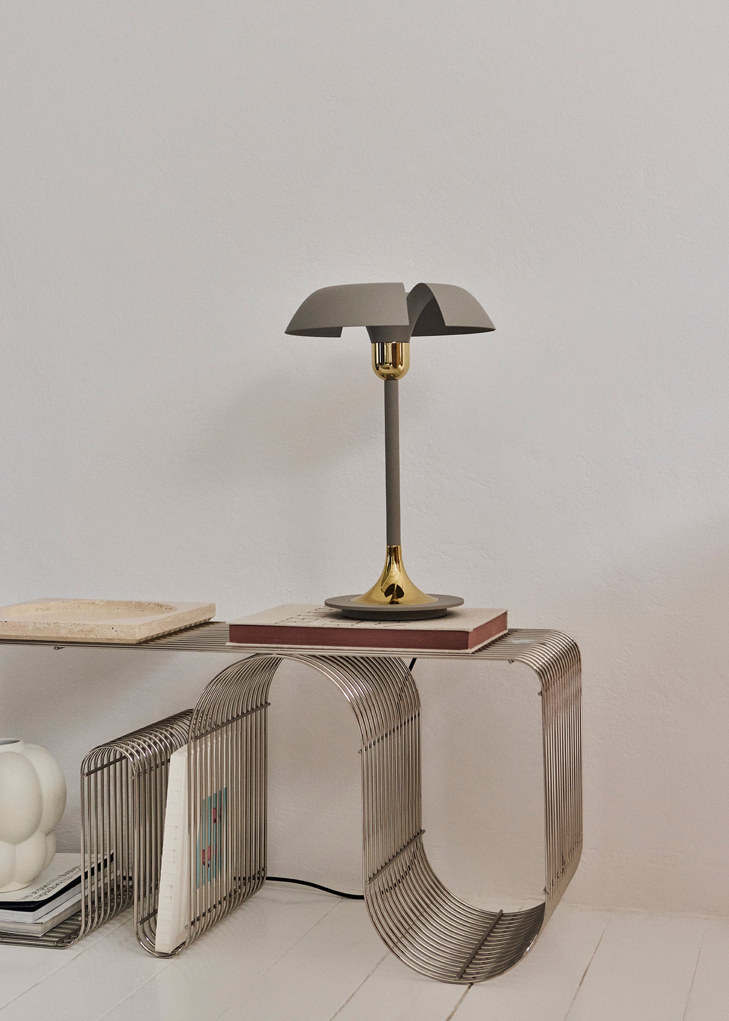 CURVA Silver Bench