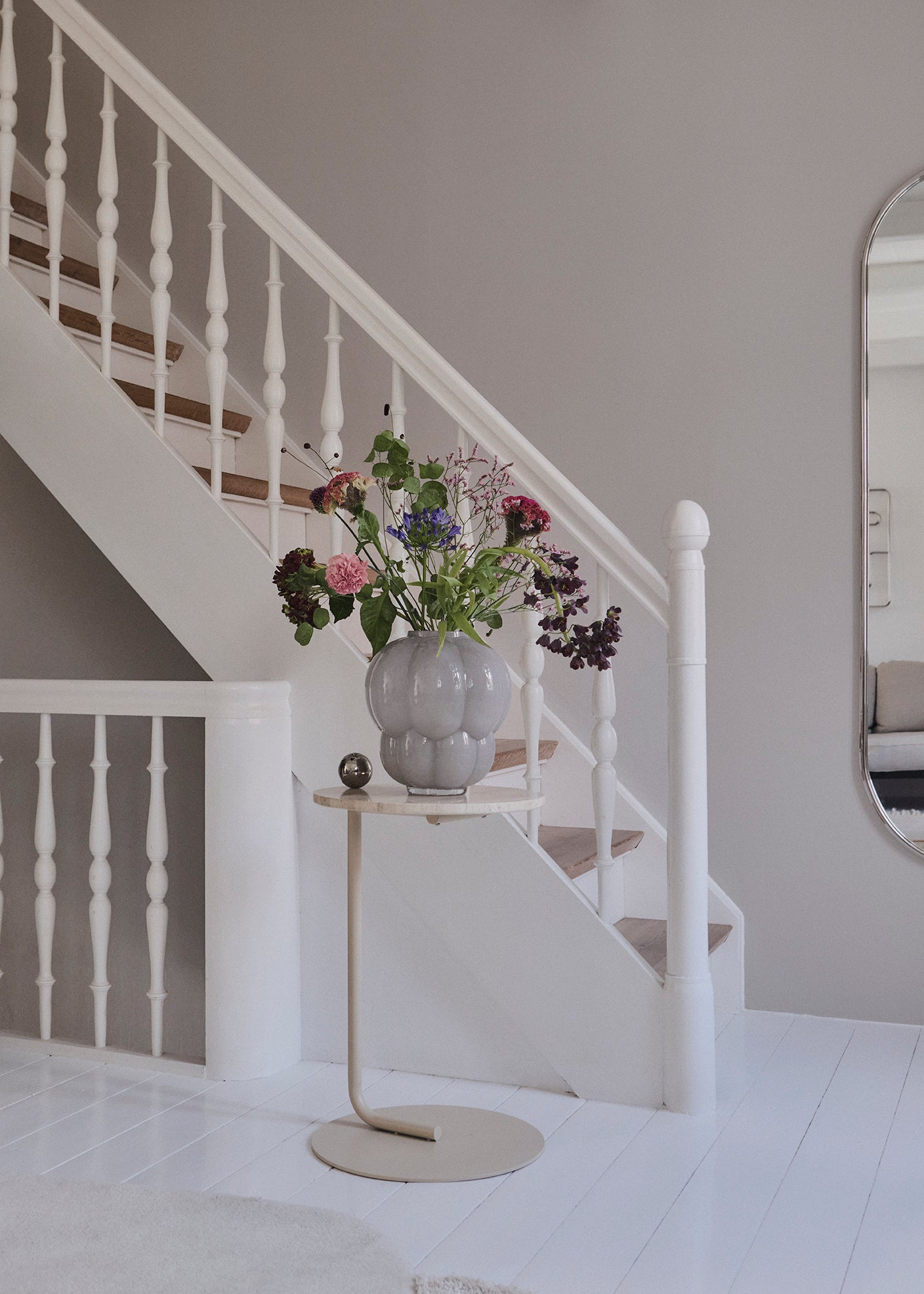 Boční stolek CASTELLUM travertin