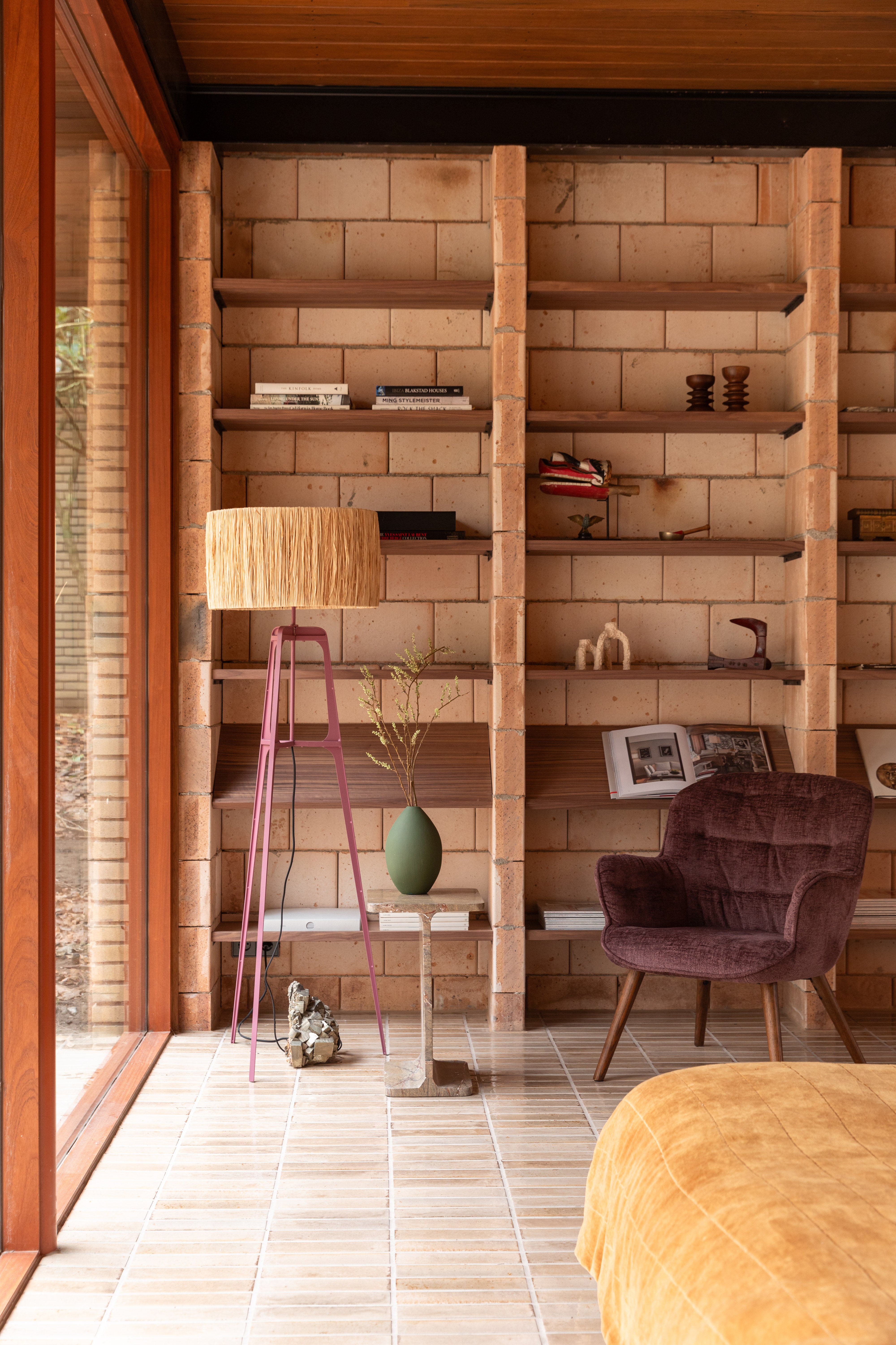 AFRA lamp in light brown with a plum base