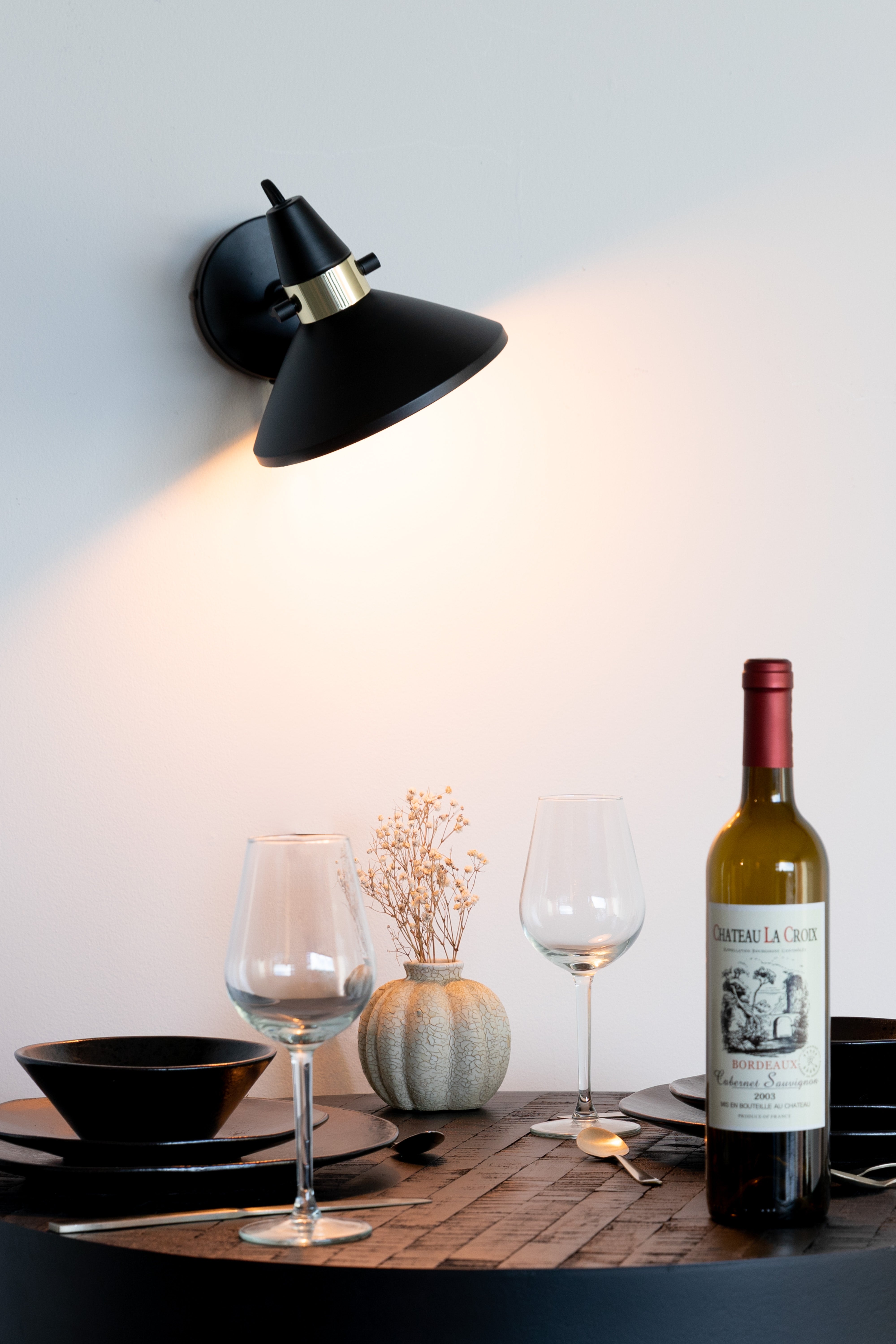 Nastavitelná nástěnná lampa JONA černá