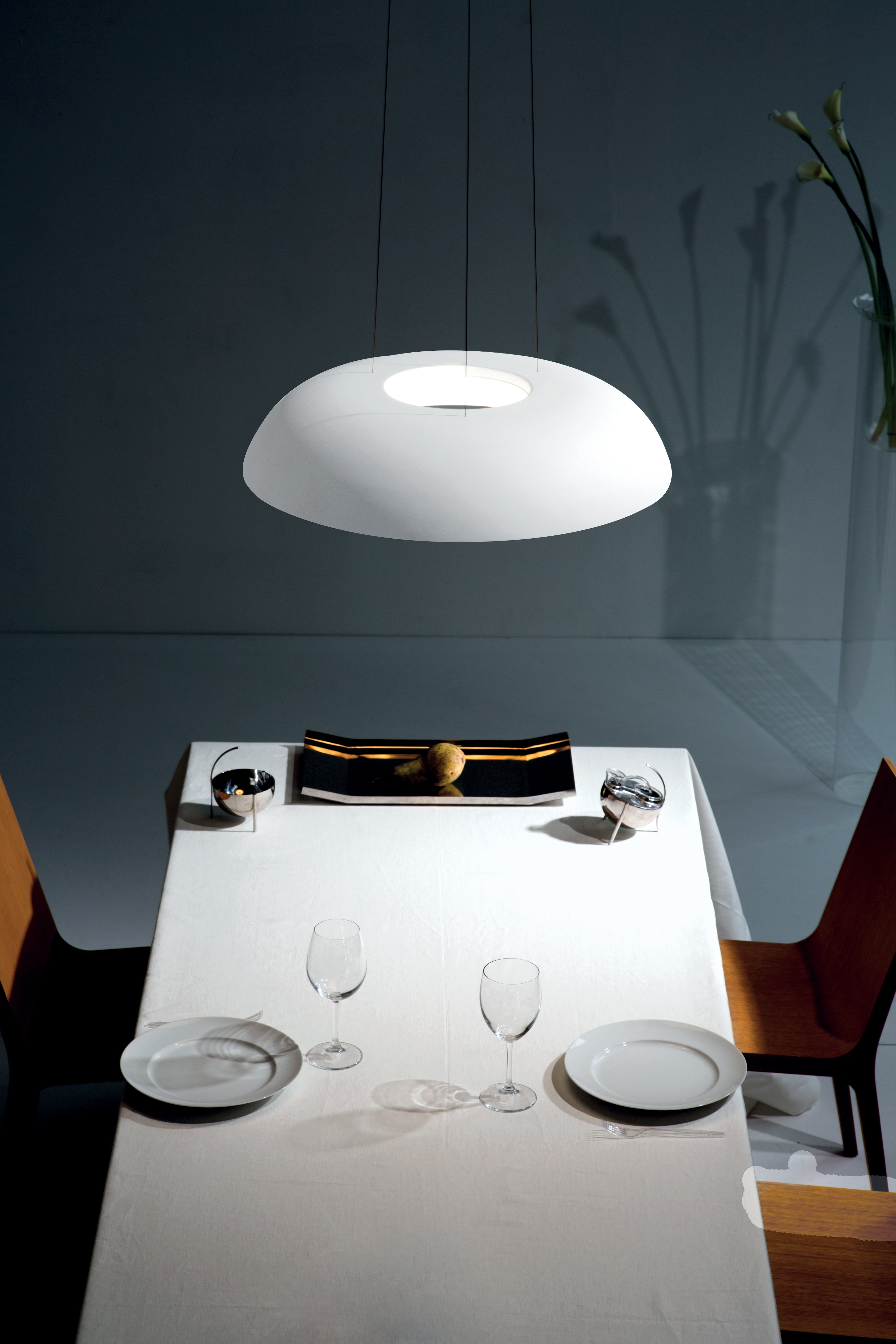 Lampa visící MAGGIOLONE, lisovaný bílý