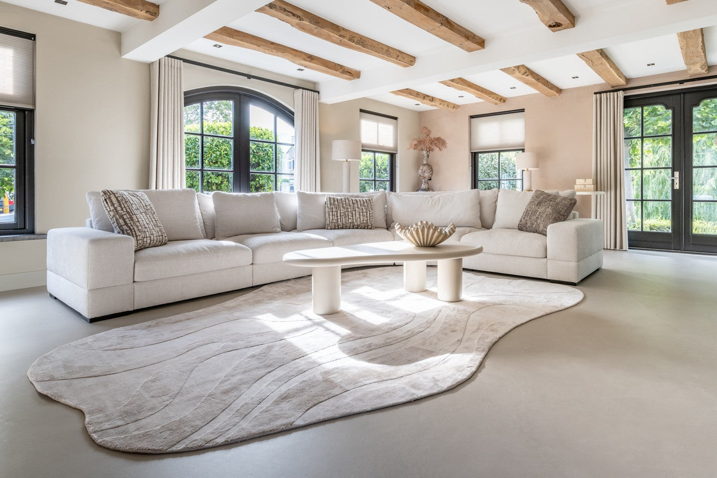 BLOOMSTONE white coffee table