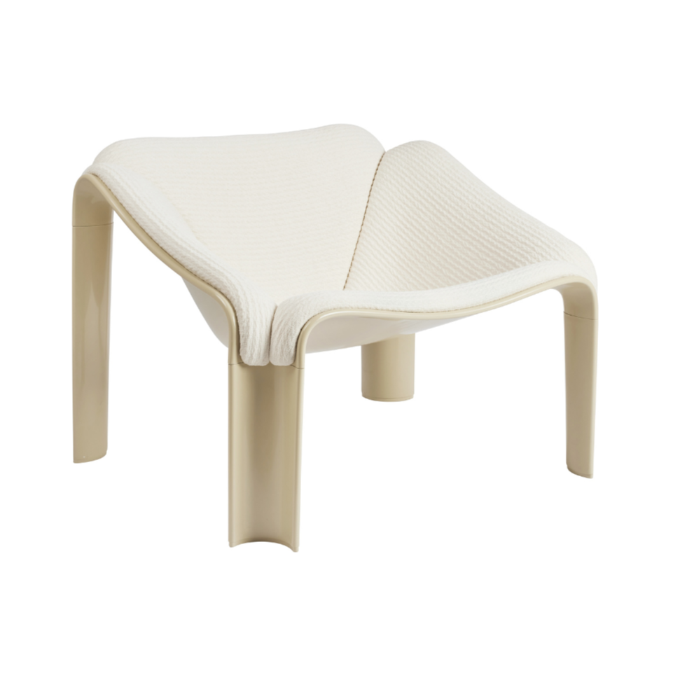 F300 Armchair in White with Cream Base