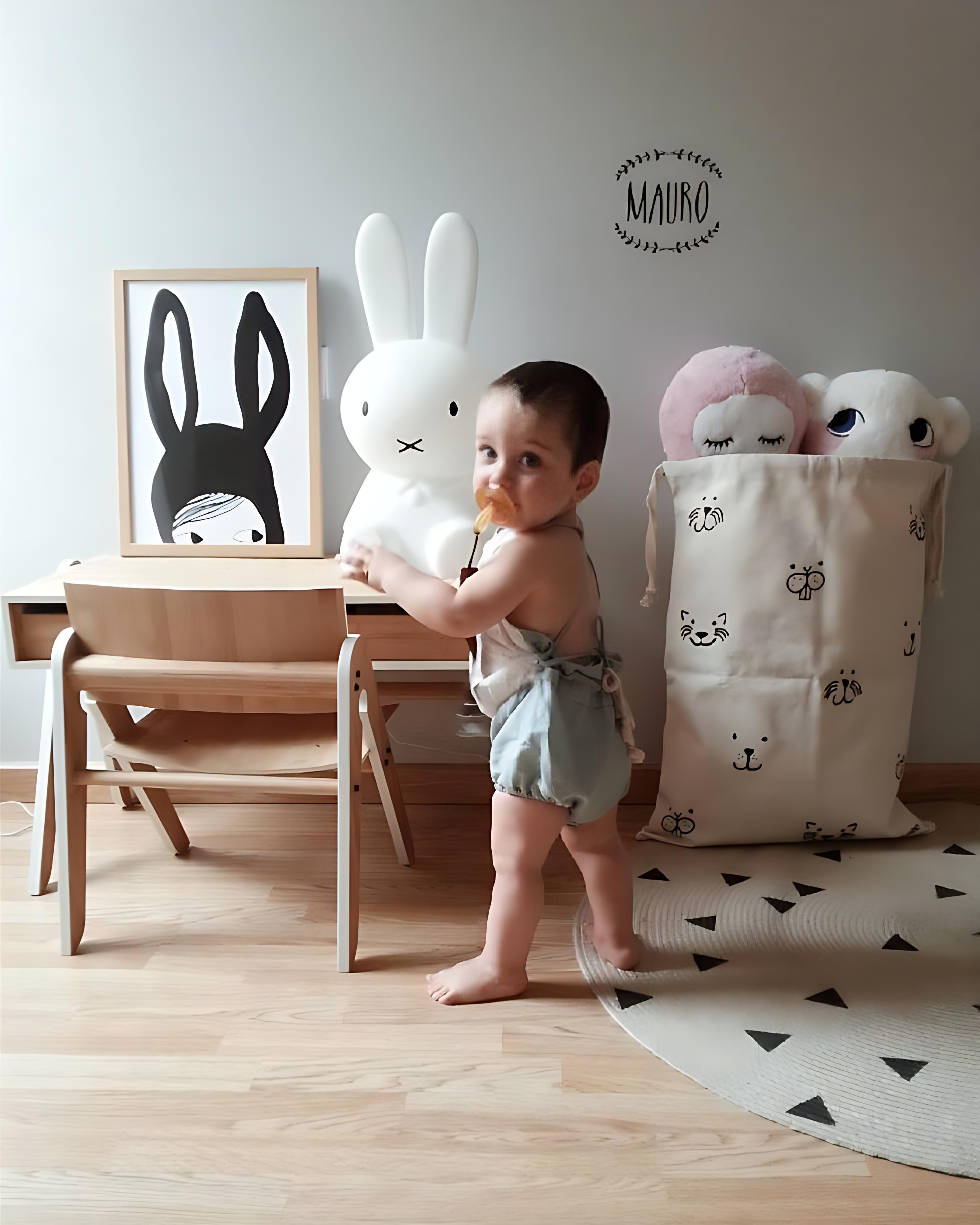 Dywan w trójkąty BLACK TRIANGLES jutowy