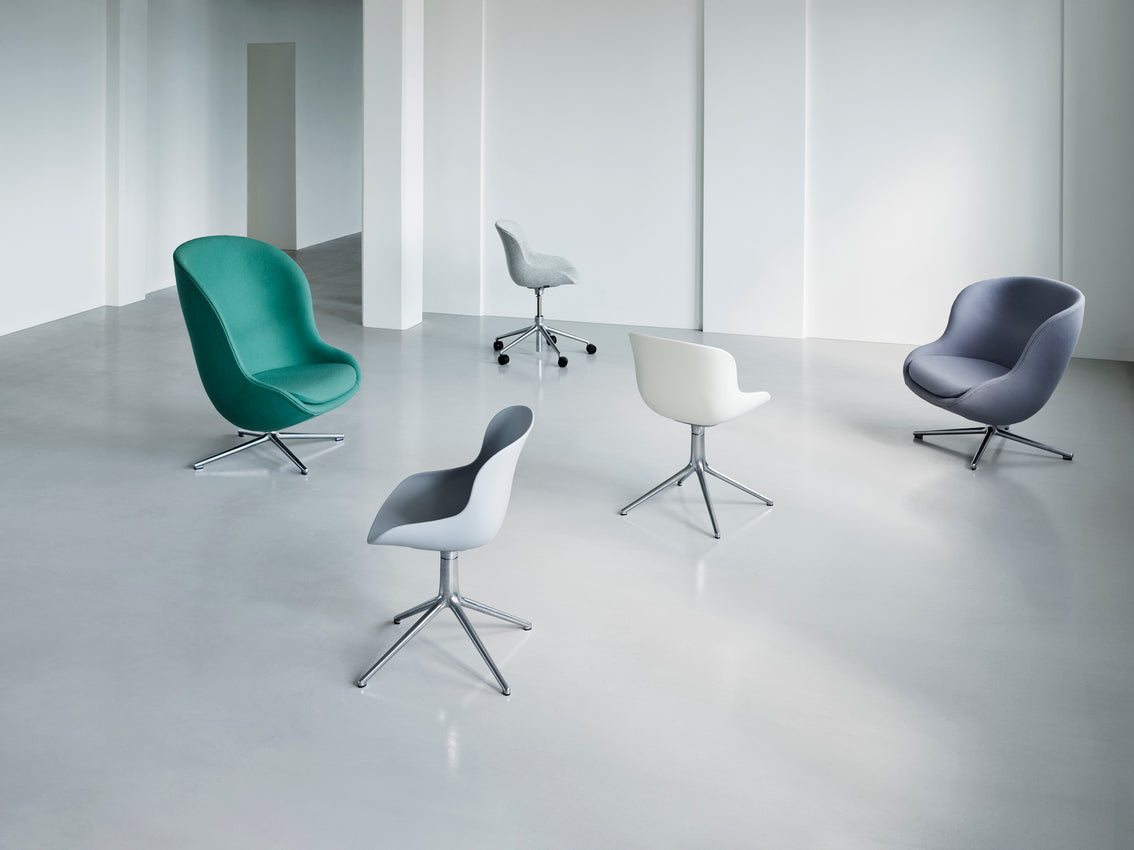 Hyg 4L white office chair with a black base