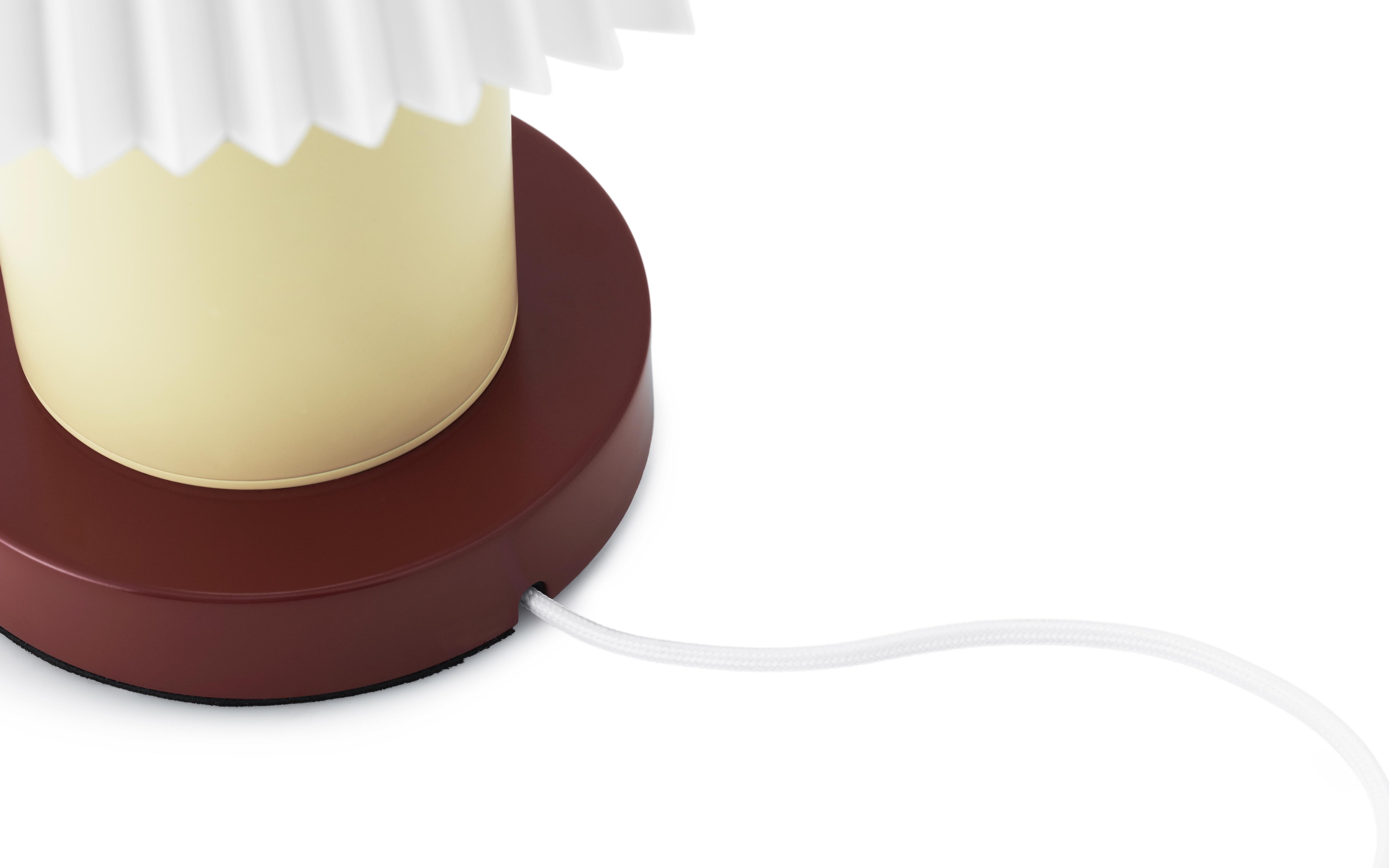 CELLU cream table lamp with a brown base