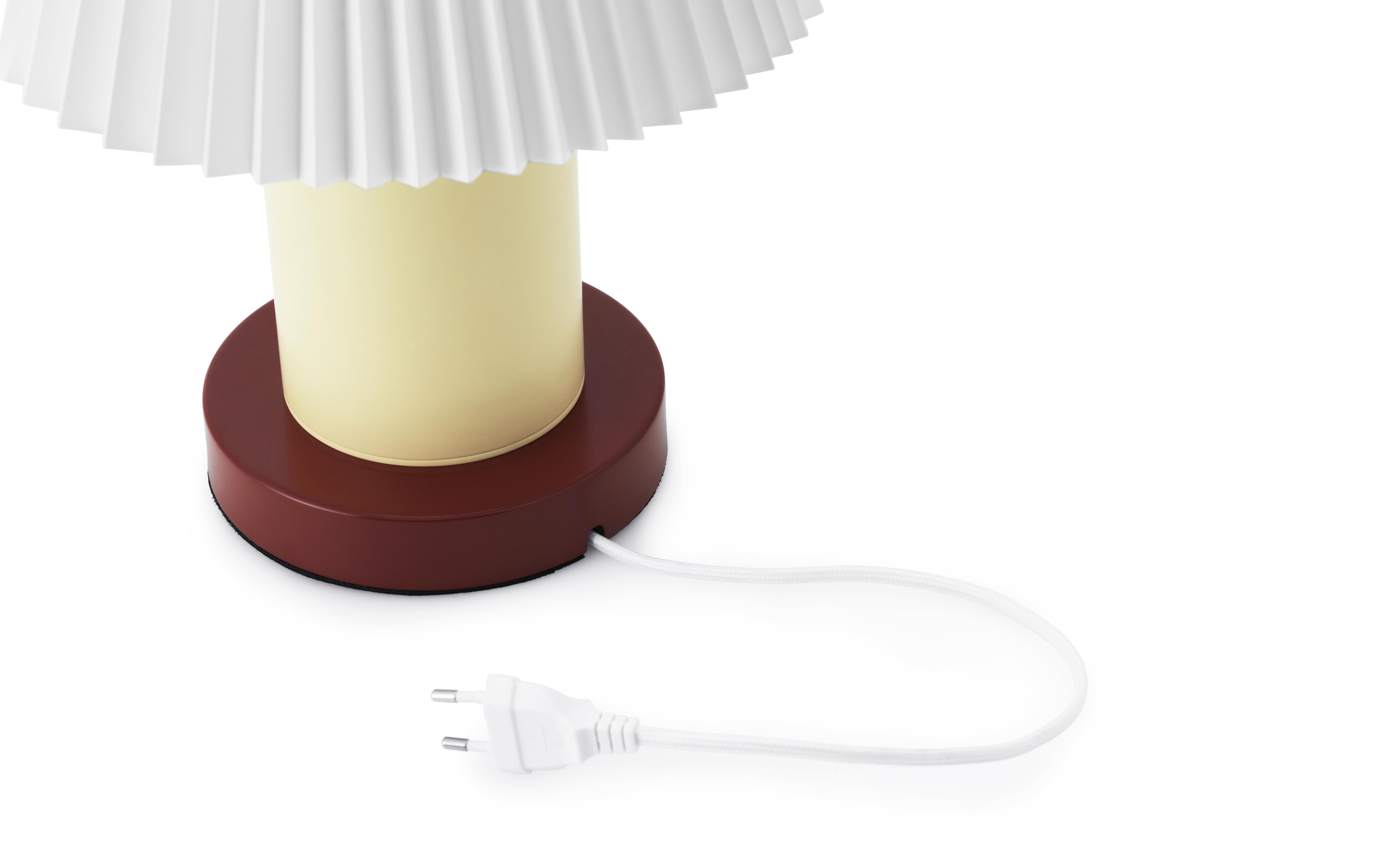 CELLU cream table lamp with a brown base