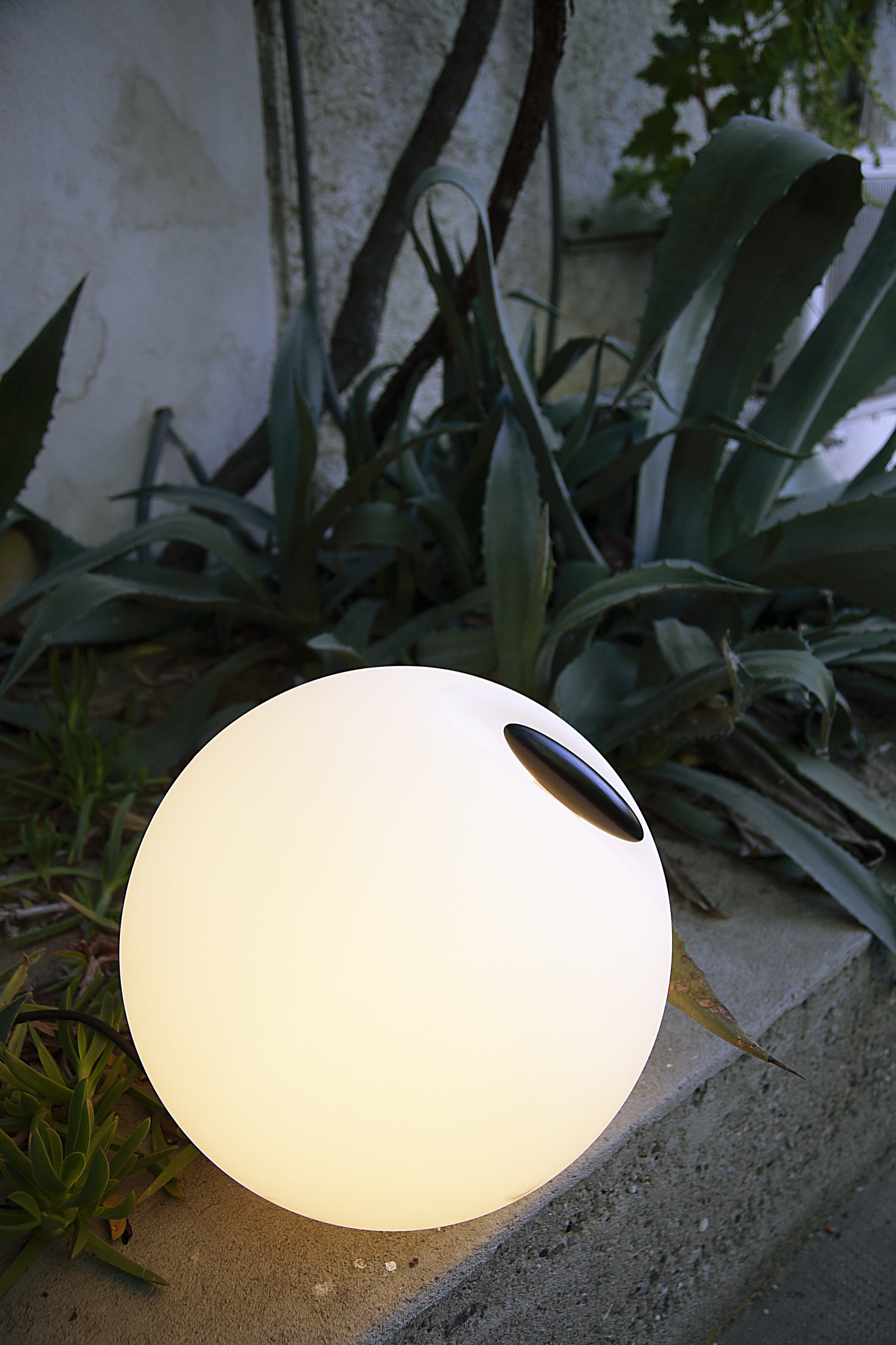 Zahradní podlahová lampa BOWL bílá