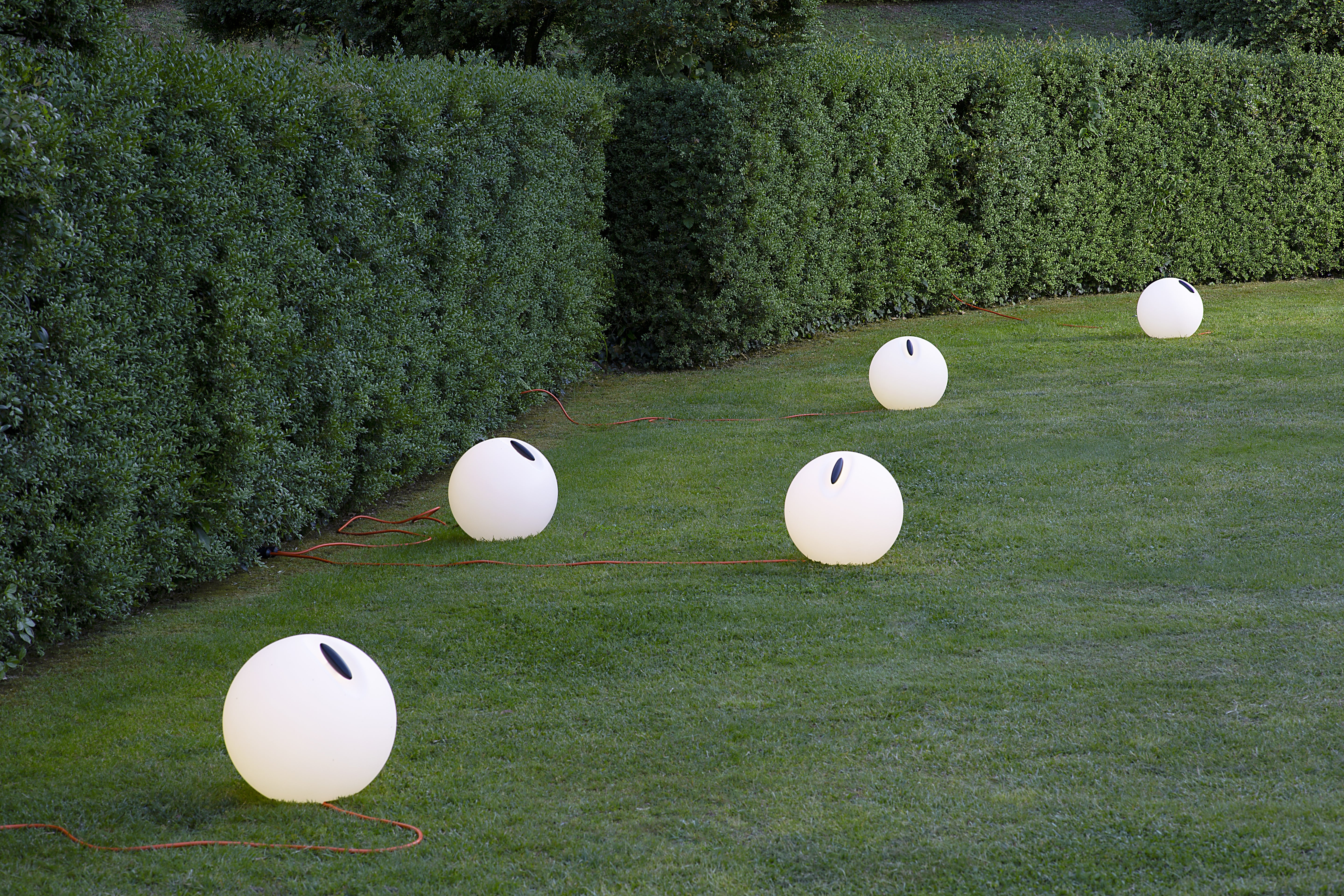 Zahradní podlahová lampa BOWL bílá