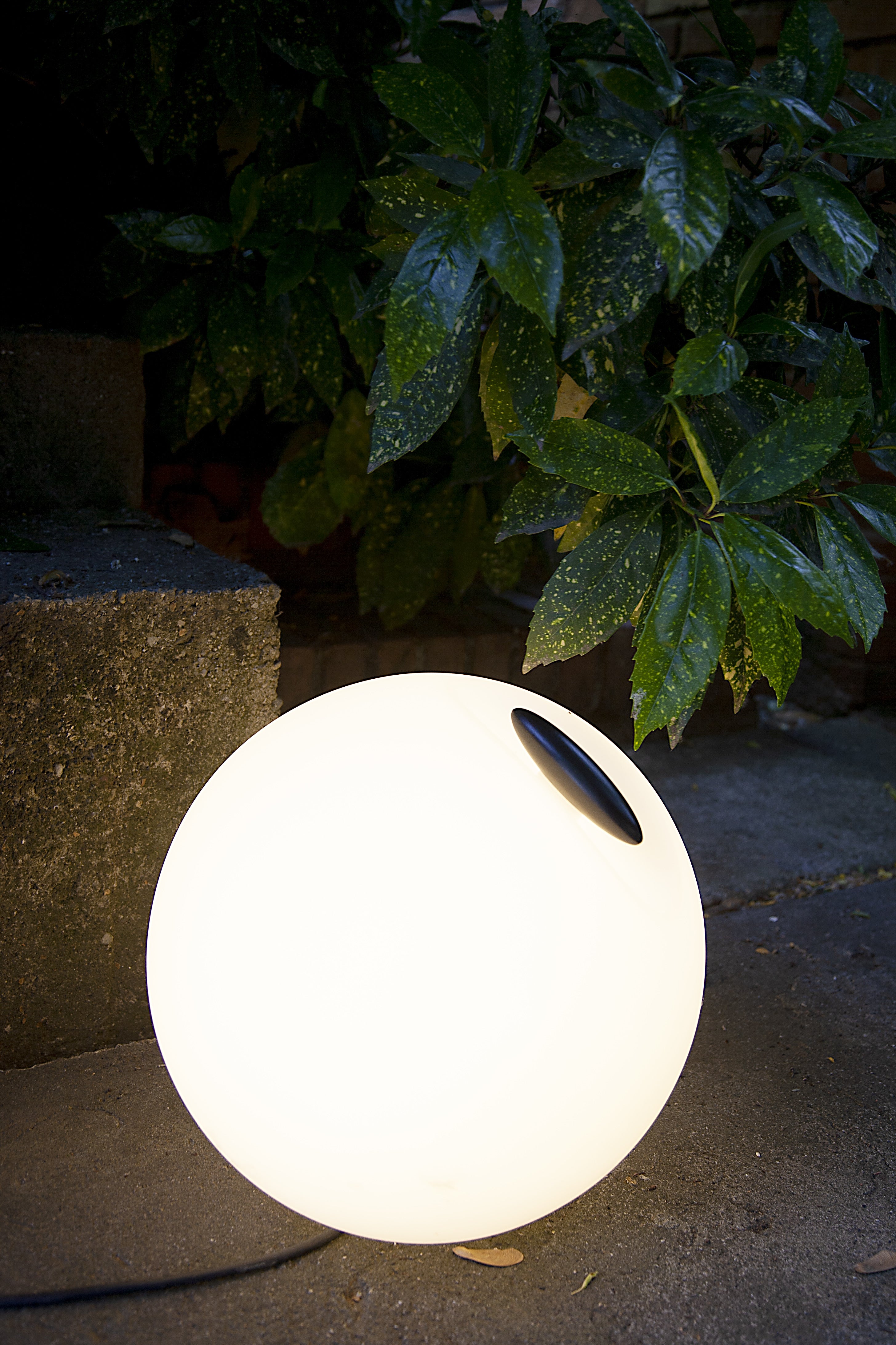 Zahradní podlahová lampa BOWL bílá