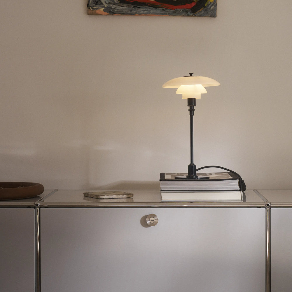 Stolní lampa PH 2/1 bílá s tmavě zeleným podstavcem