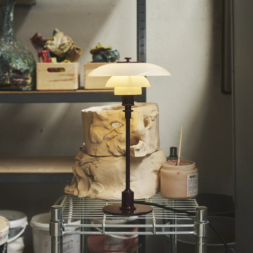 Lampa stolní PH 2/1 bílá s bordovou základnou