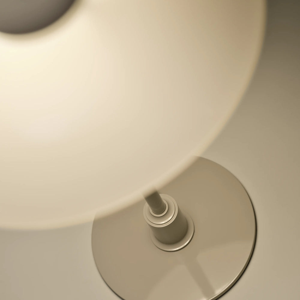 Stolní lampa PH 2/1 bílá s béžovým podstavcem