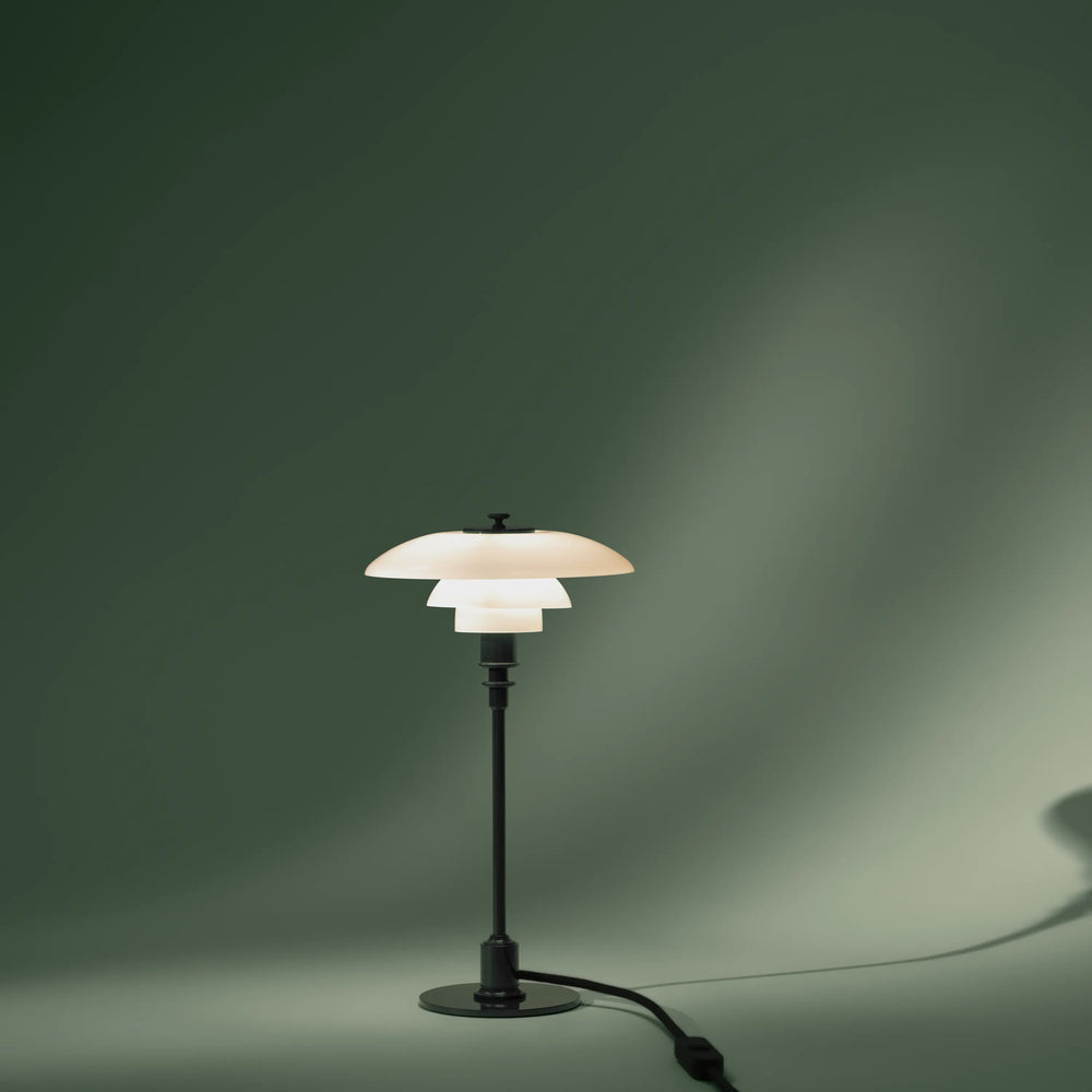 Stolní lampa PH 2/1 bílá s tmavě zeleným podstavcem
