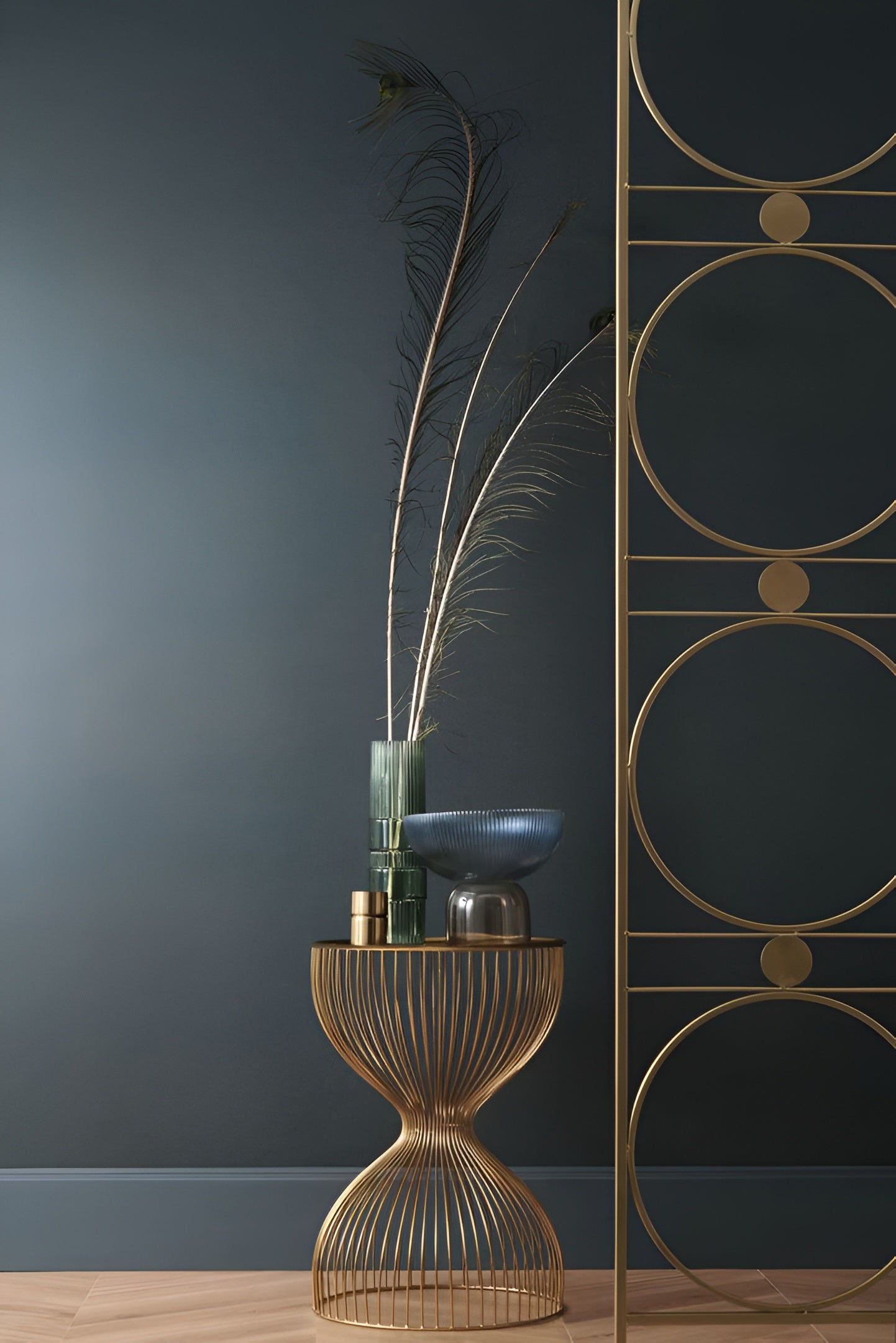 Smooth matte wallpaper with a pearlescent effect OCTA - NOIR/DORE dark brown with gold