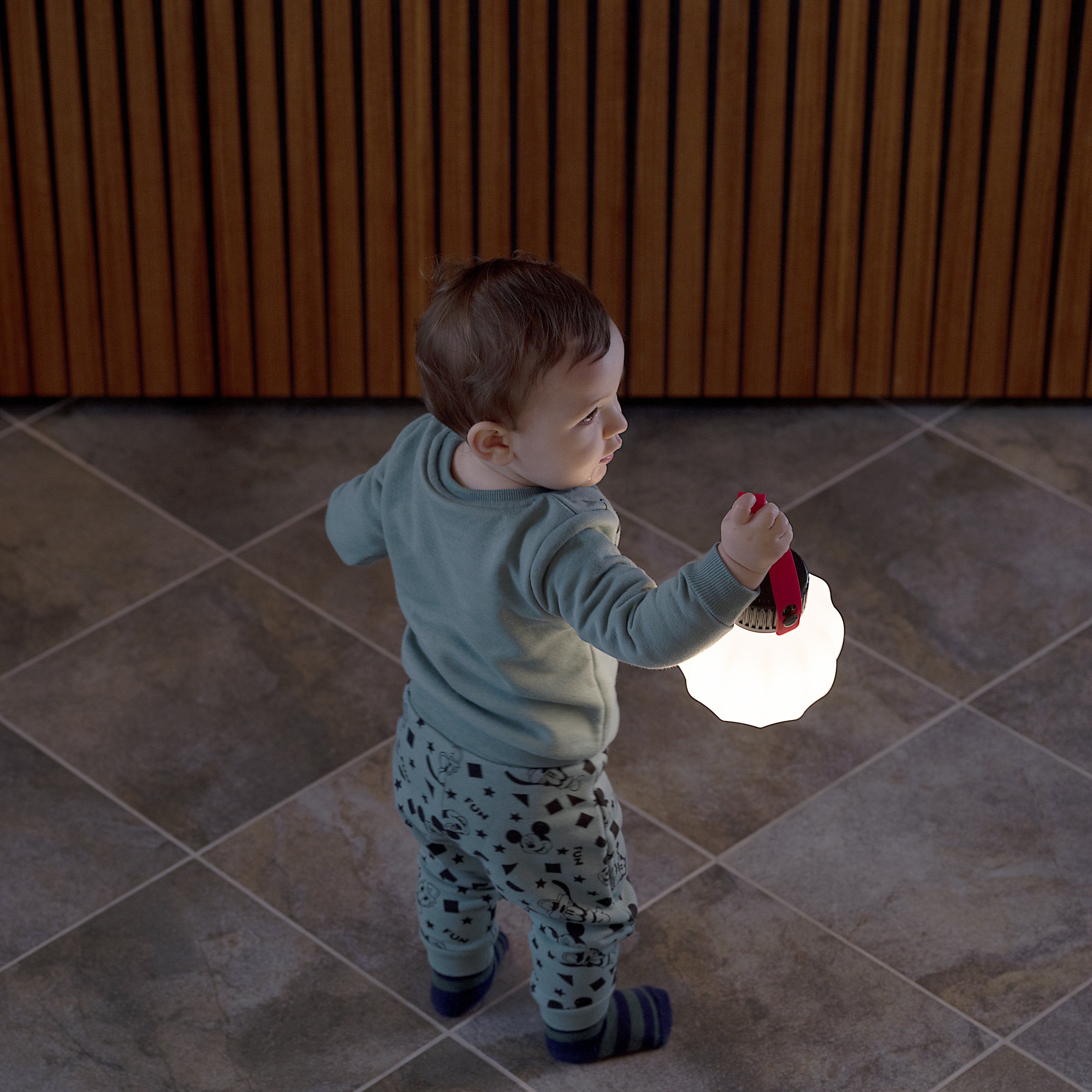 Přenosná venkovní lampa KIKI bílá se silikonovým držadlem