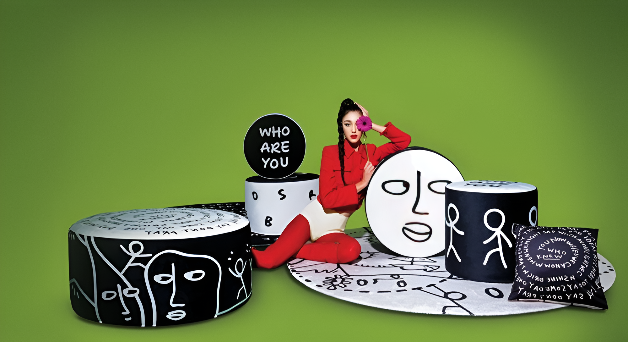 ROUND RUG SUMMER TRIP white