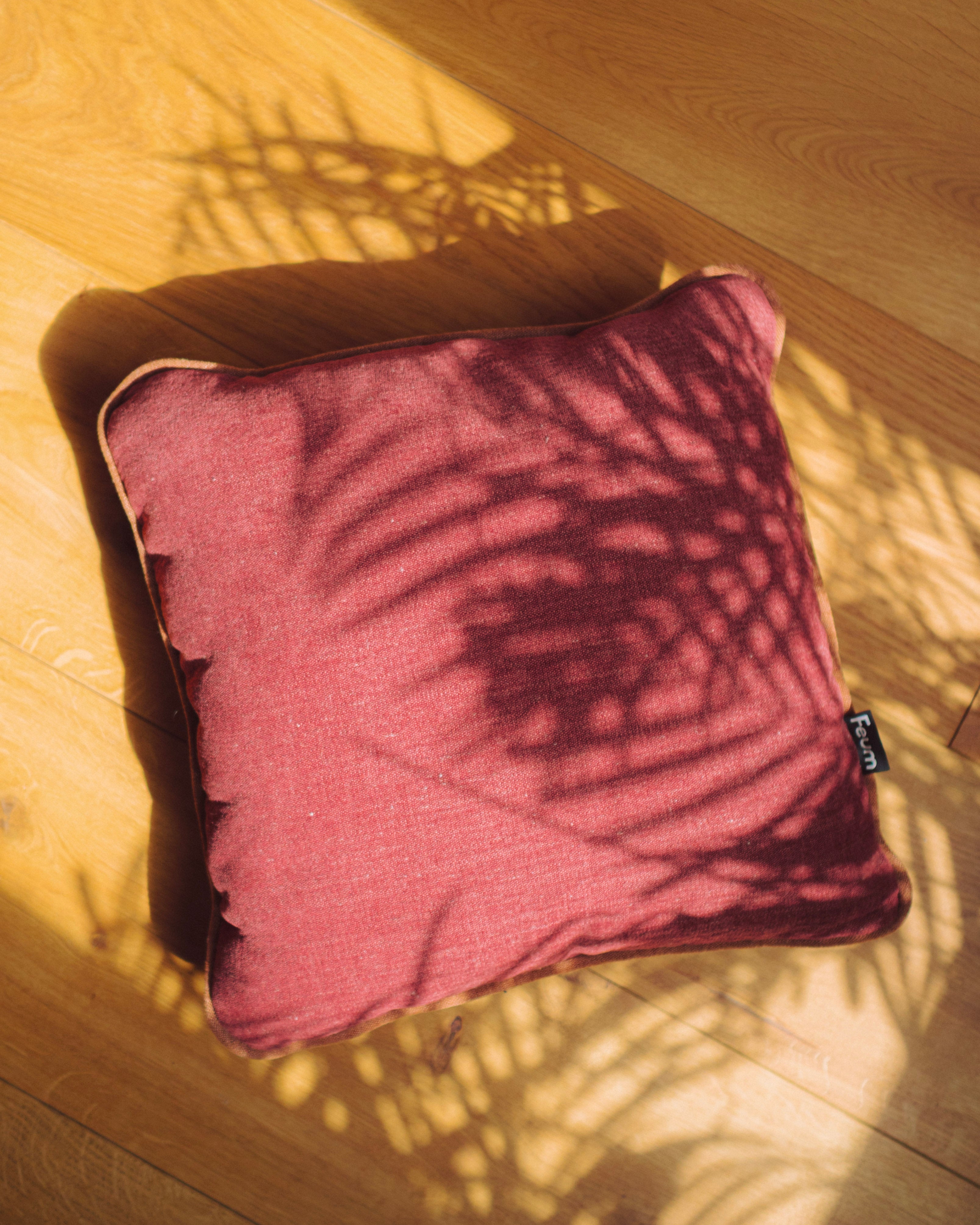 Polštář MIU karmínově červený