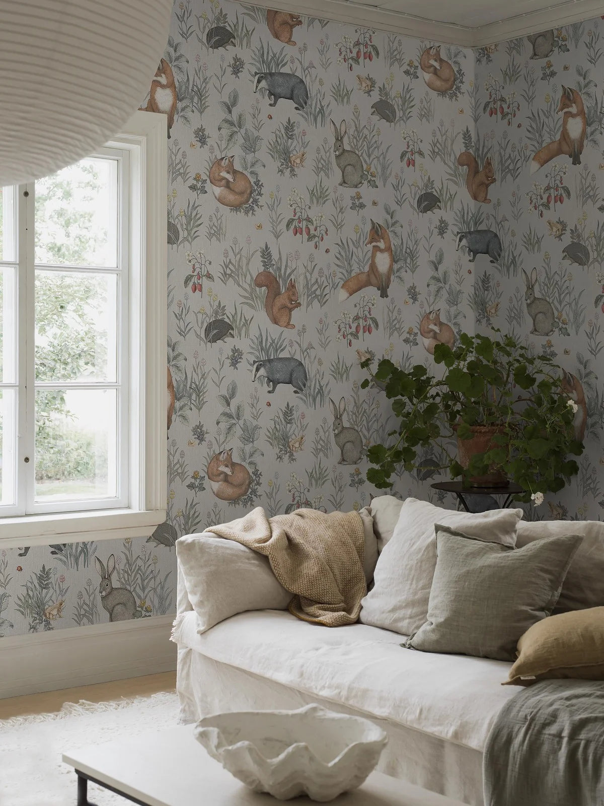 Children's mural with animal theme FOREST FRIENDS in blue