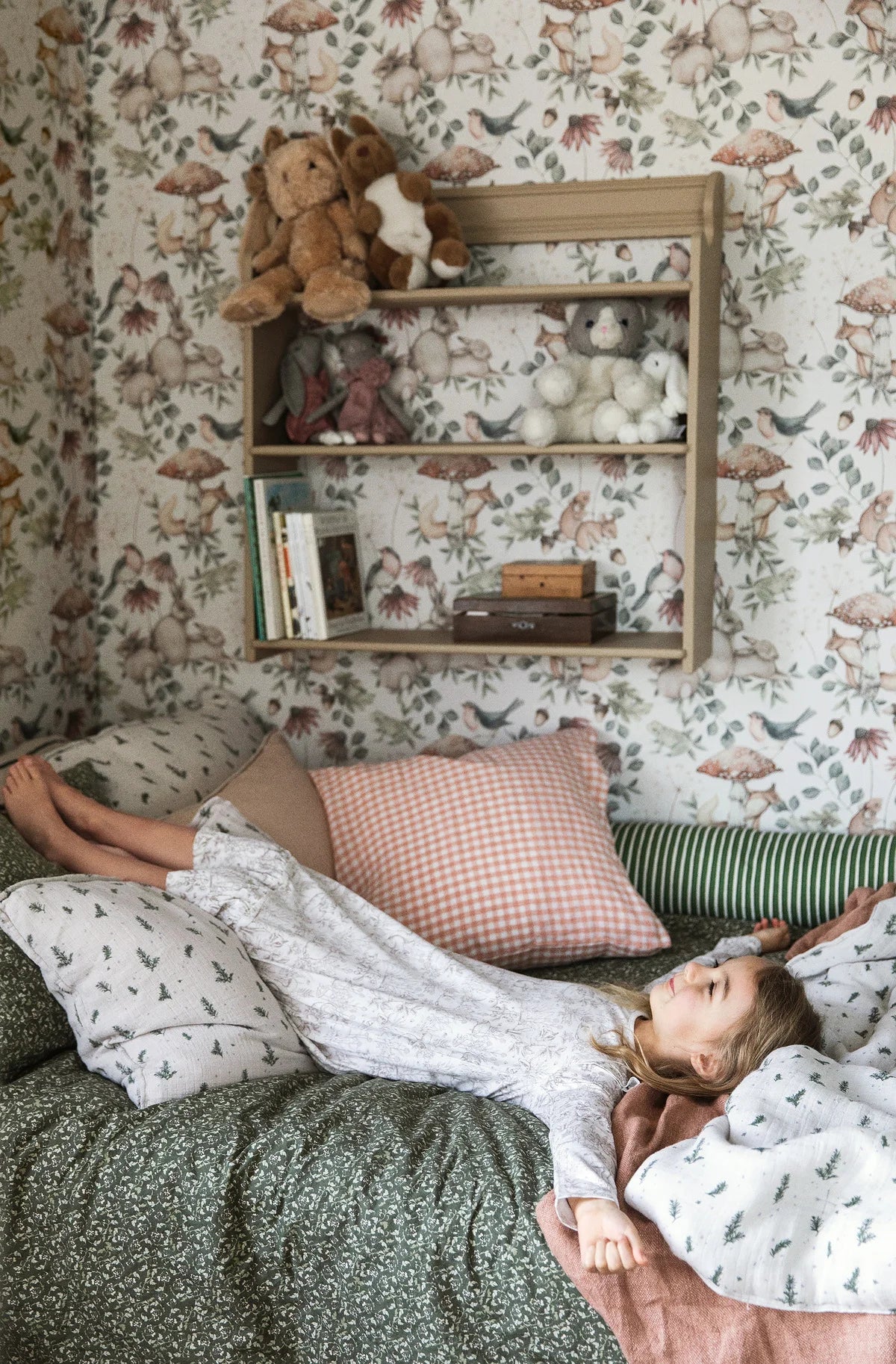 Dětská tapeta s motivem zvířat MINOU béžová