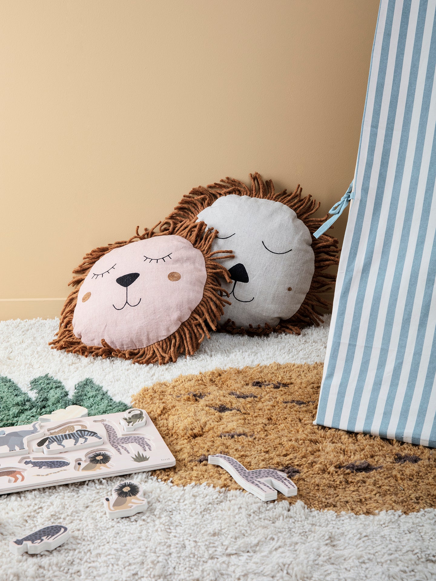 Poduszka dekoracyjna SAFARI LION beżowy