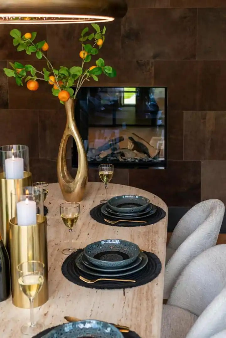 LA CANTERA brown table with travertine