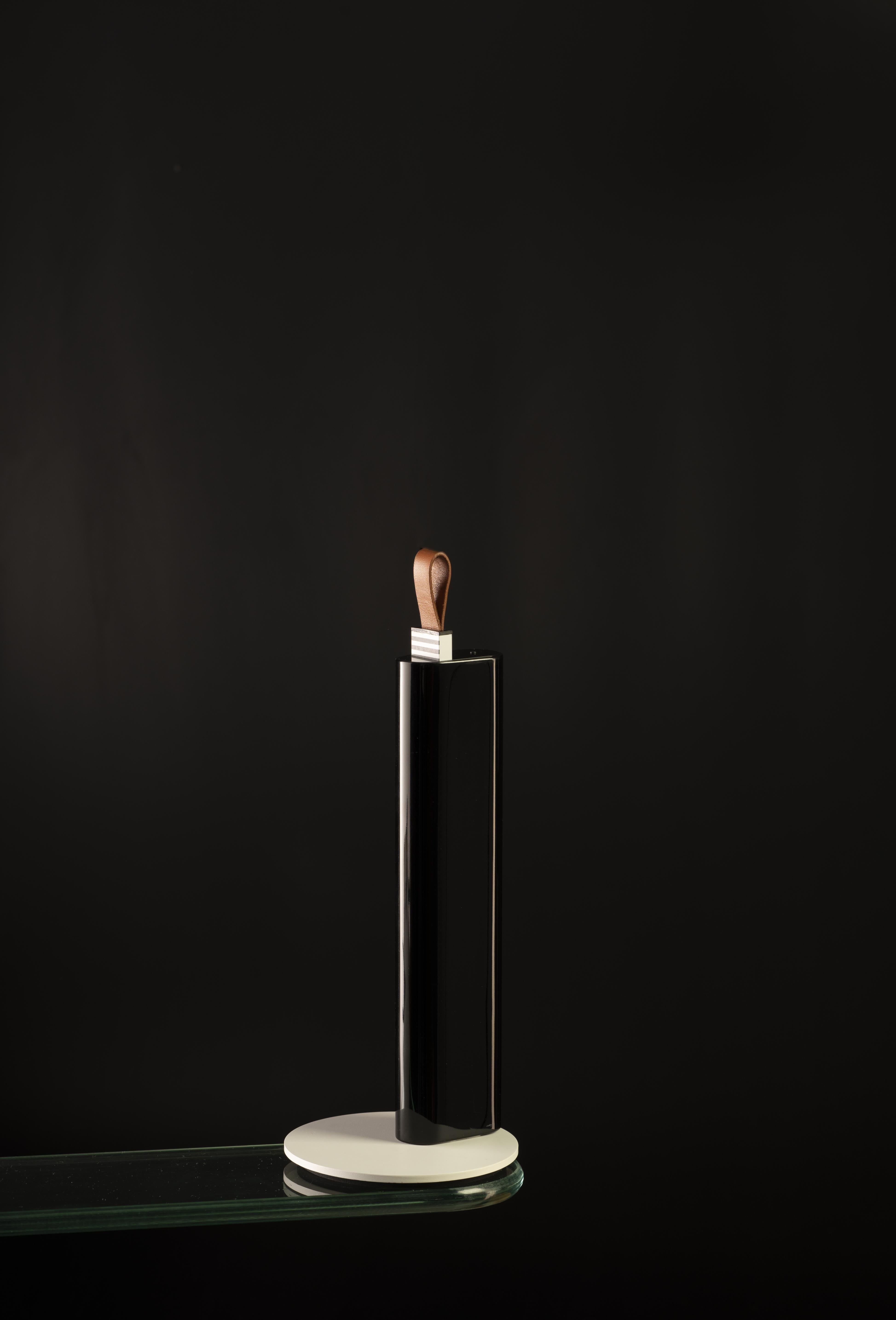 Lampa stolní METRICA lesklá černá