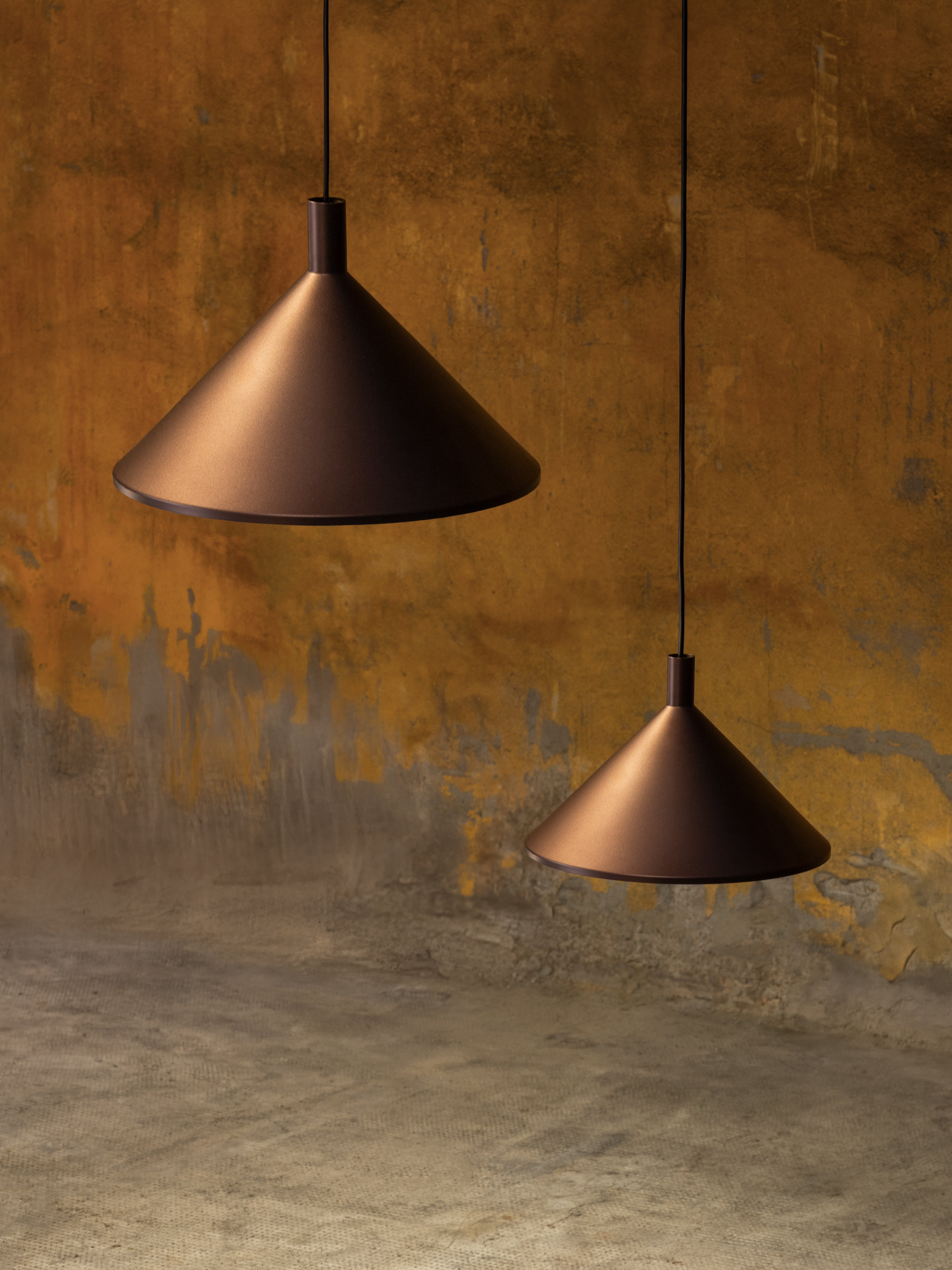 Lampa visící CONO černá