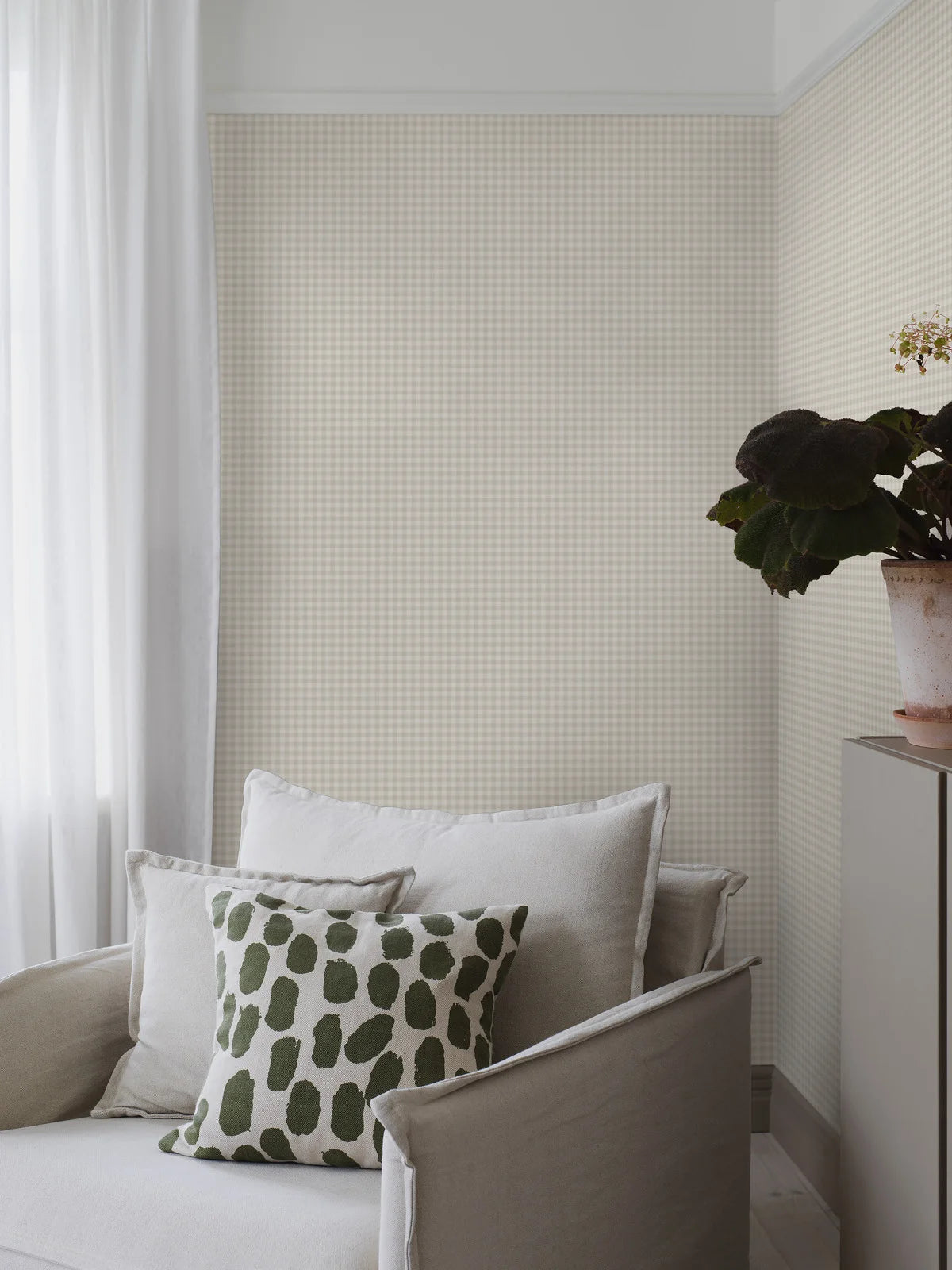 Structural wallpaper imitating linen in plaid PICNIC CHECK gray with beige