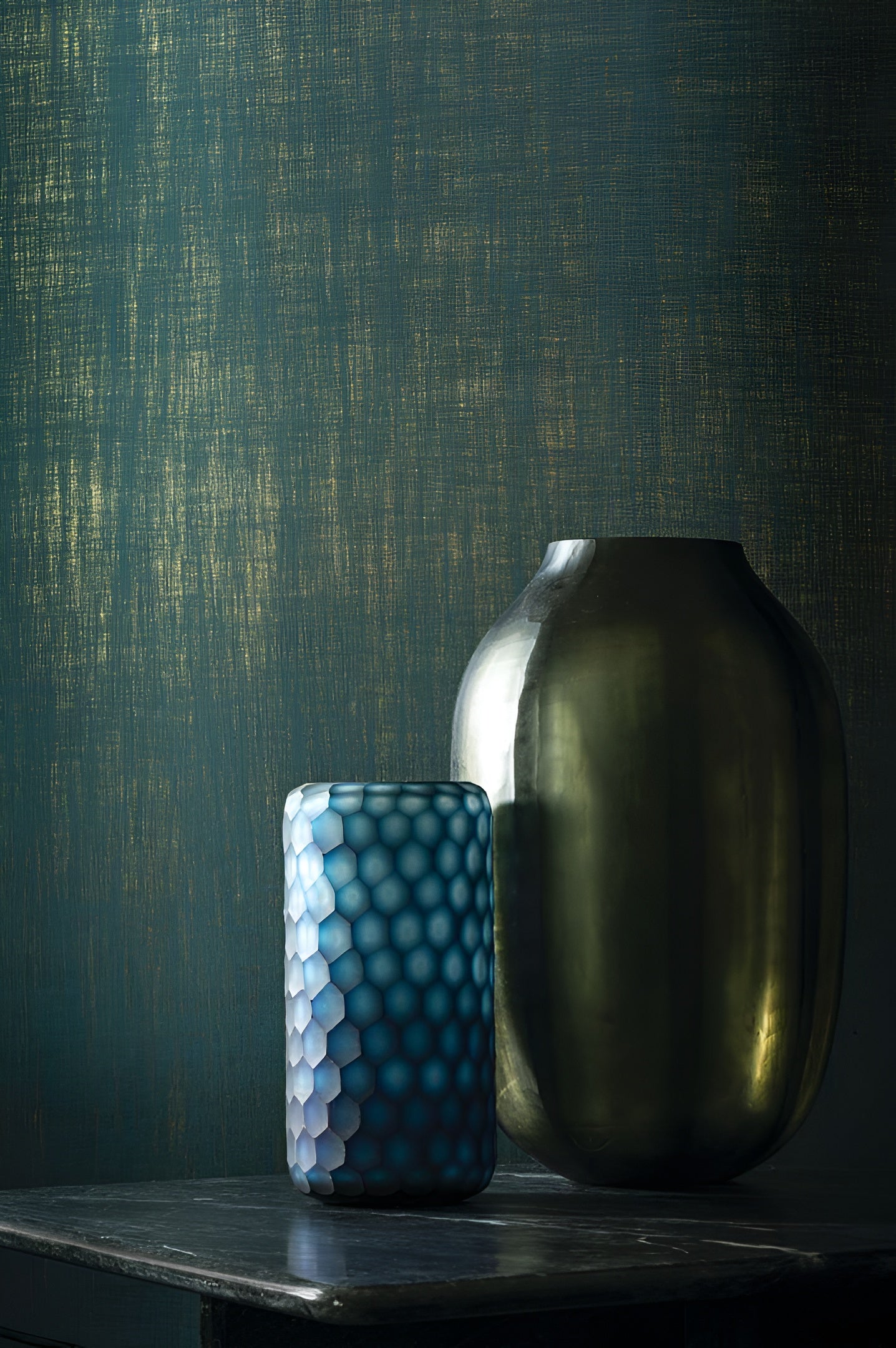 Textile wallpaper with a structural metallic finish HEMERA - IVORY elephant bone