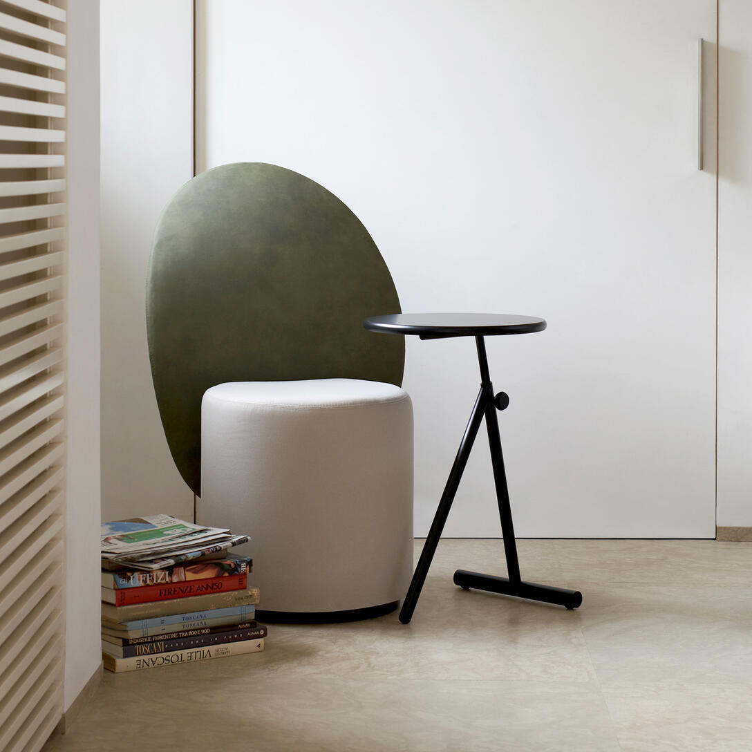 Boční stolek KOJI černý