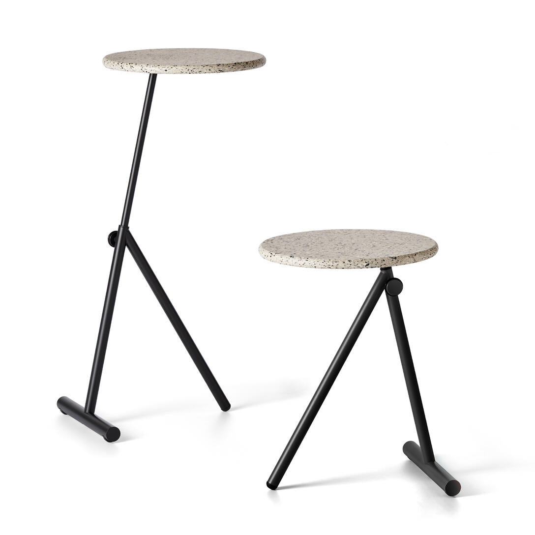 Boční stolek KOJI s deskou z skleněných vláken a černým podstavcem