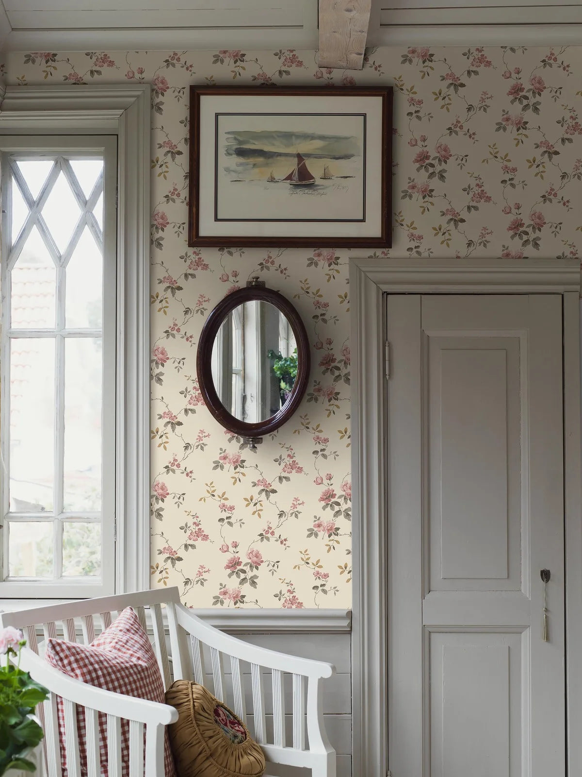 Papírová flizelinová tapeta s rostlinným vzorem VÄRMDÖ béžová s růžovou