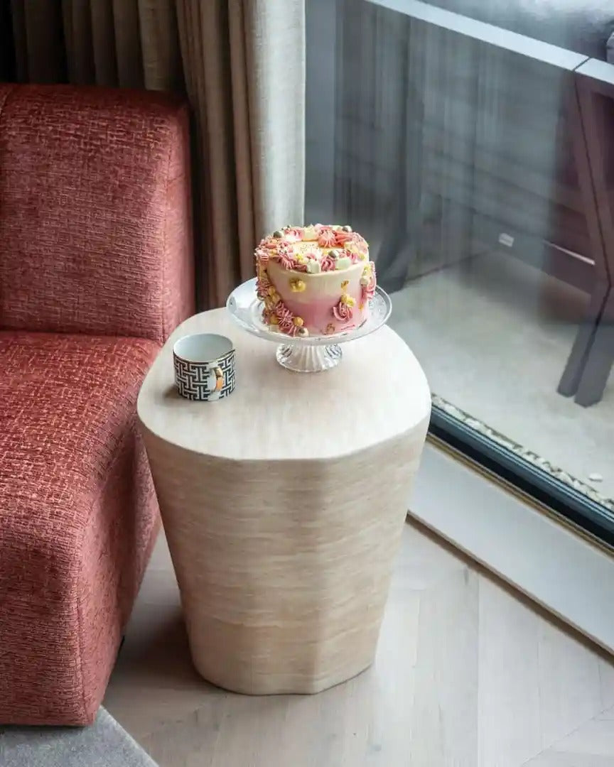 Boční stolek FICTUS béžový