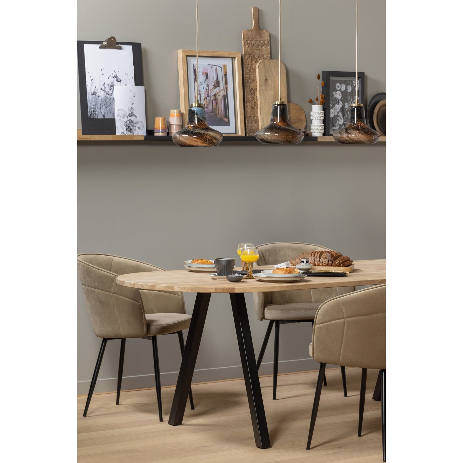VTWONEN Wall Shelf in Oak Wood