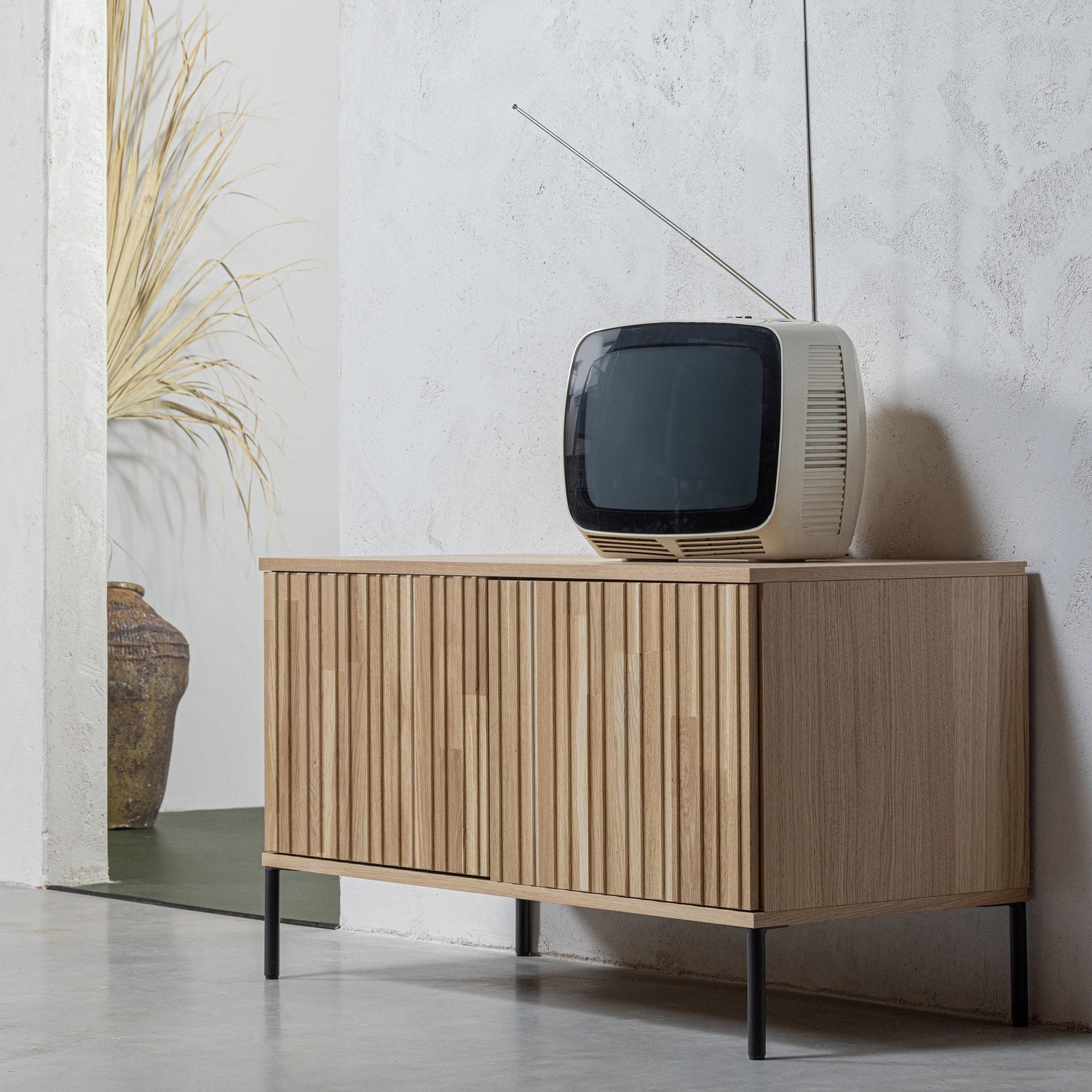 NEW GRAVURE TV Cabinet oak veneer