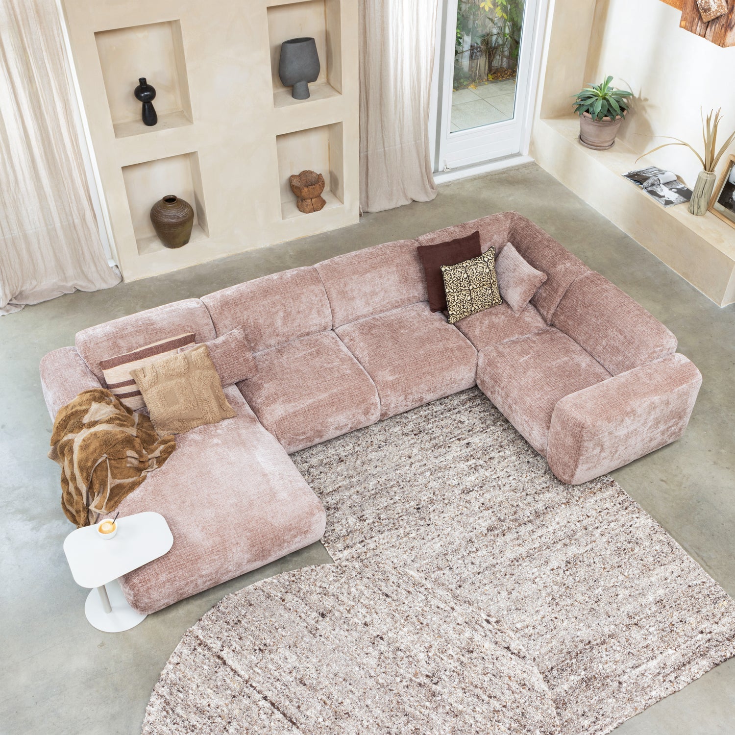 Lia Popieraty side table