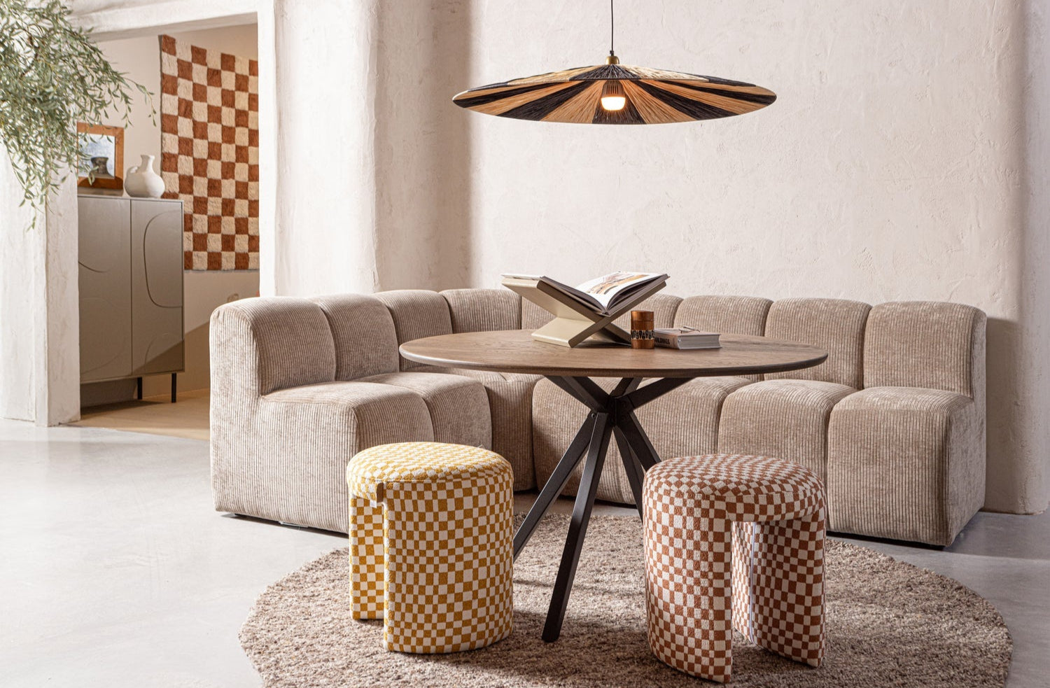 Stolek CHARLIE krémový se žlutou barvou