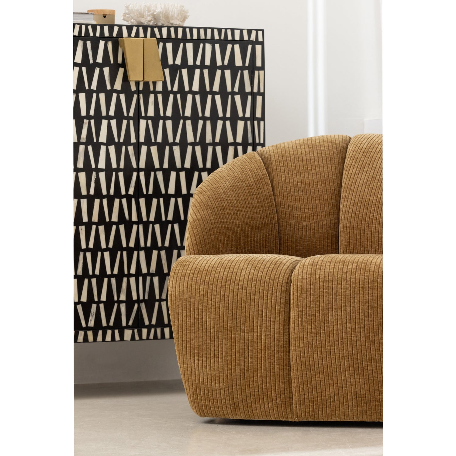 MOJO swivel armchair dark honey corduroy