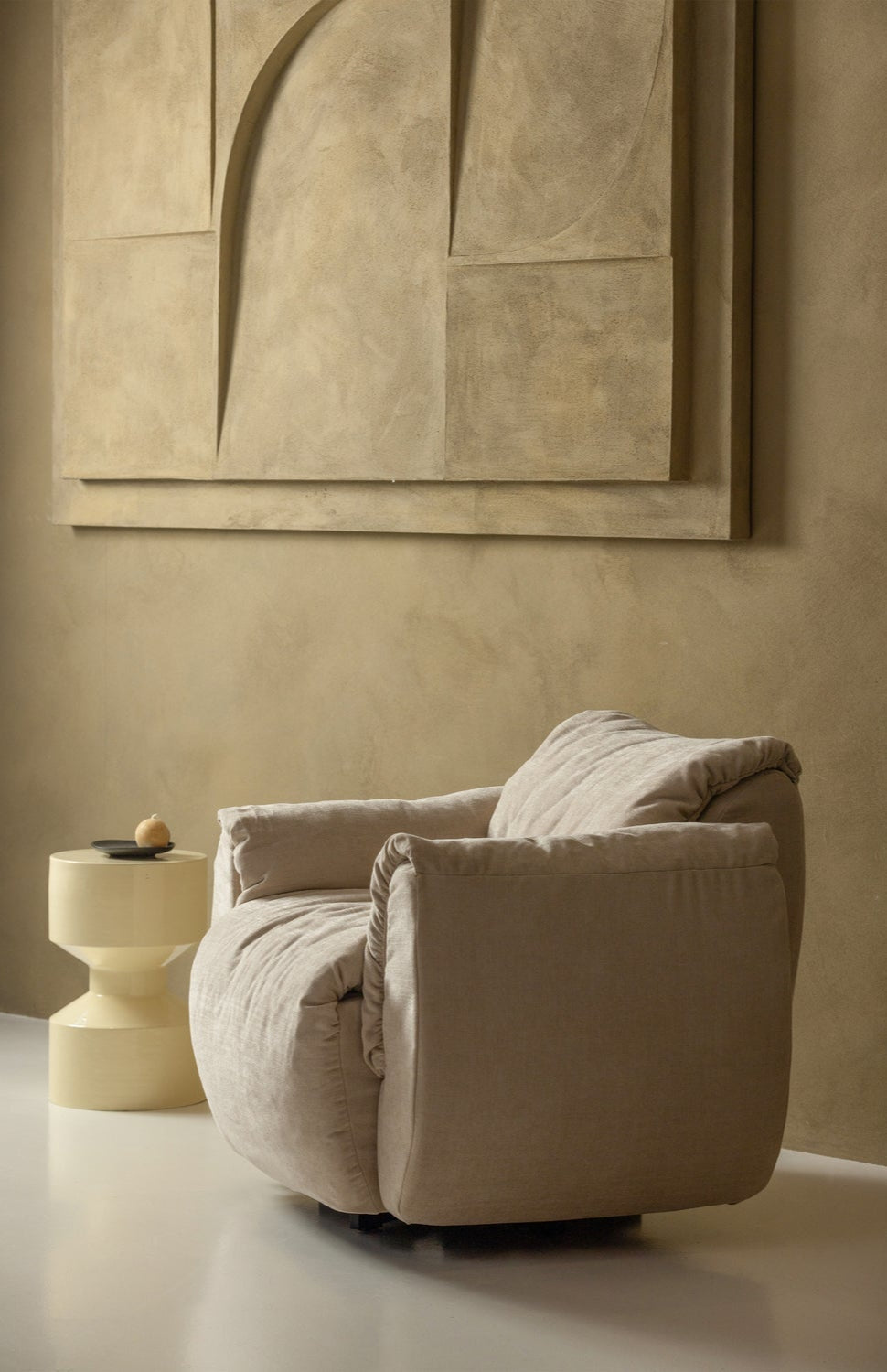 Stolik boczny HIDDE jasnożółty