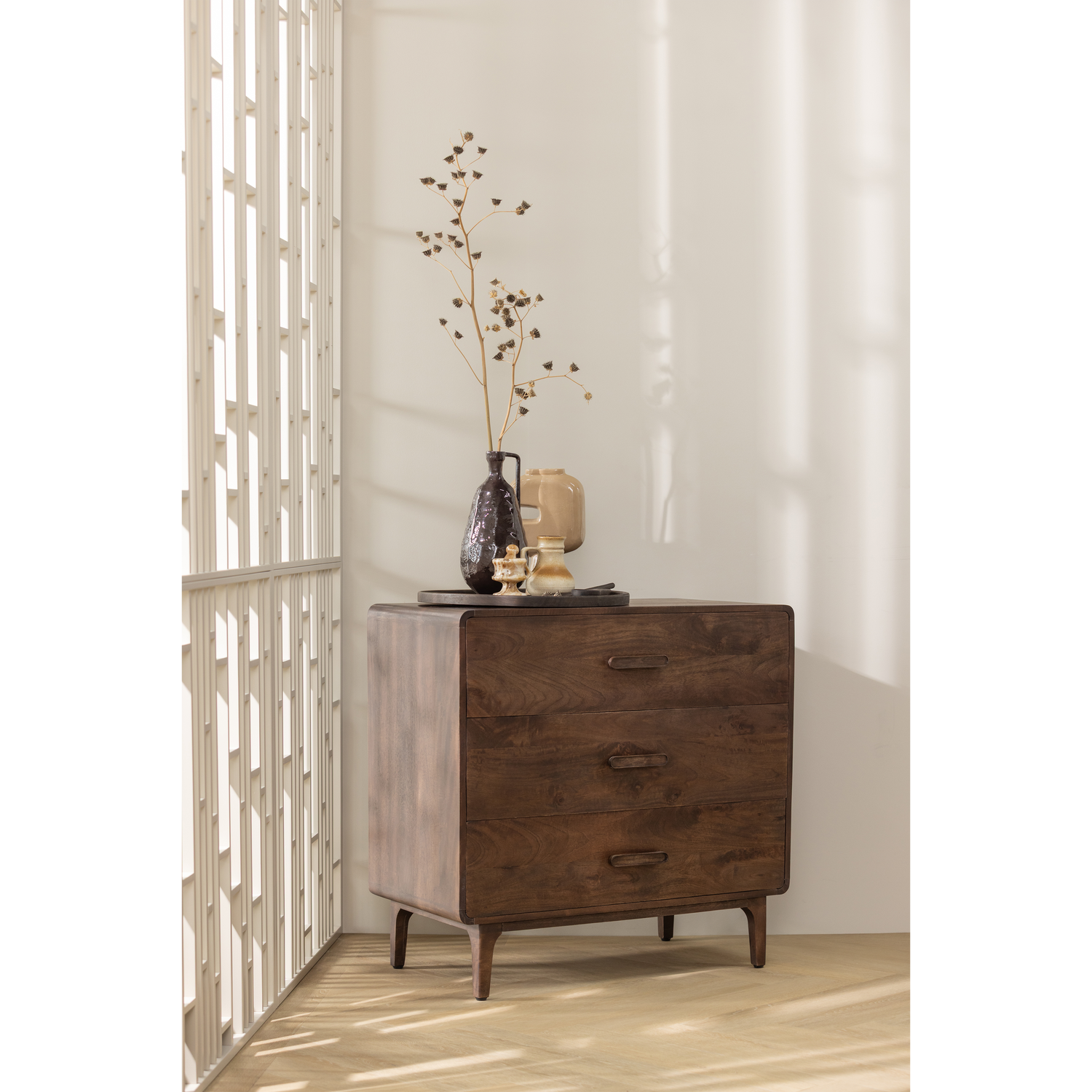 Komoda LIYA z mangového dřeva