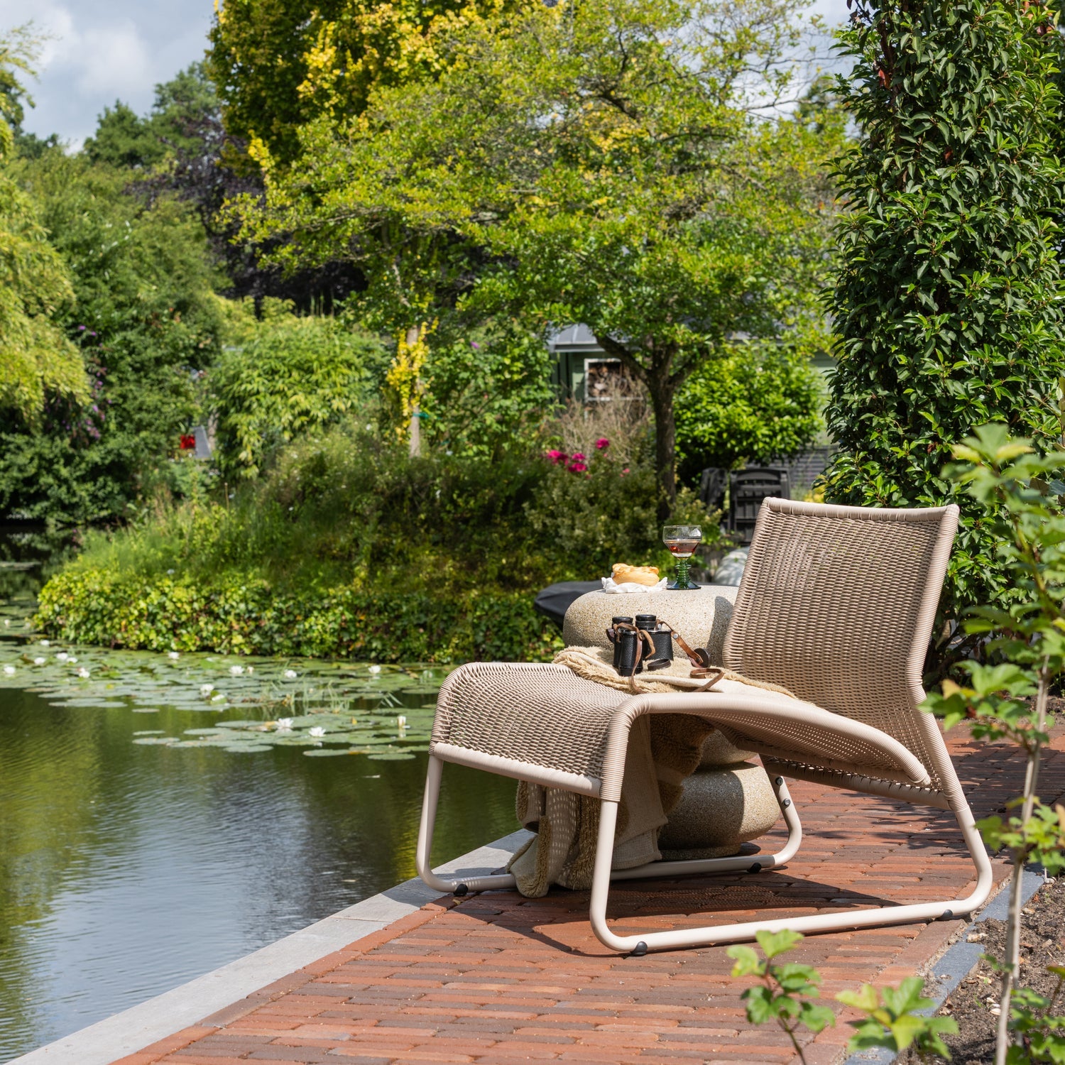 Zahradní křeslo WEST pískové