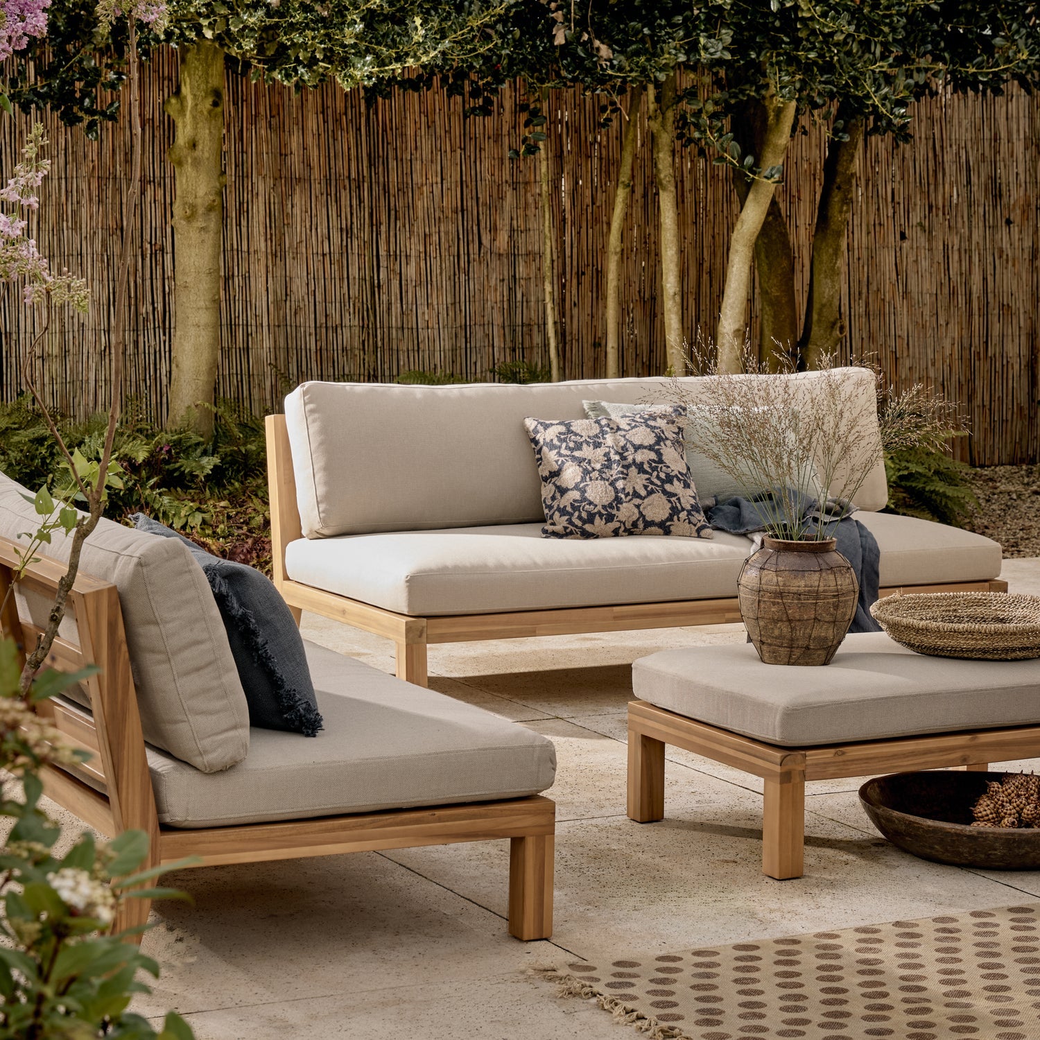 Outdoor RELAX armchair in beige with acacia base