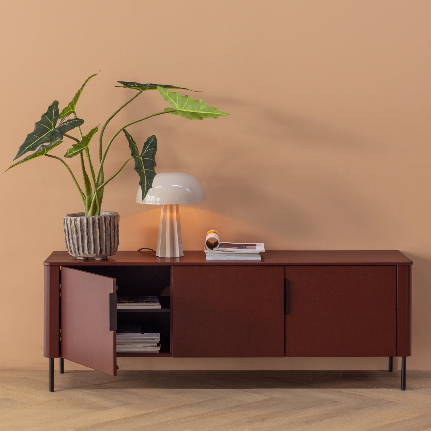 GUNNAR TV Cabinet in Burgundy